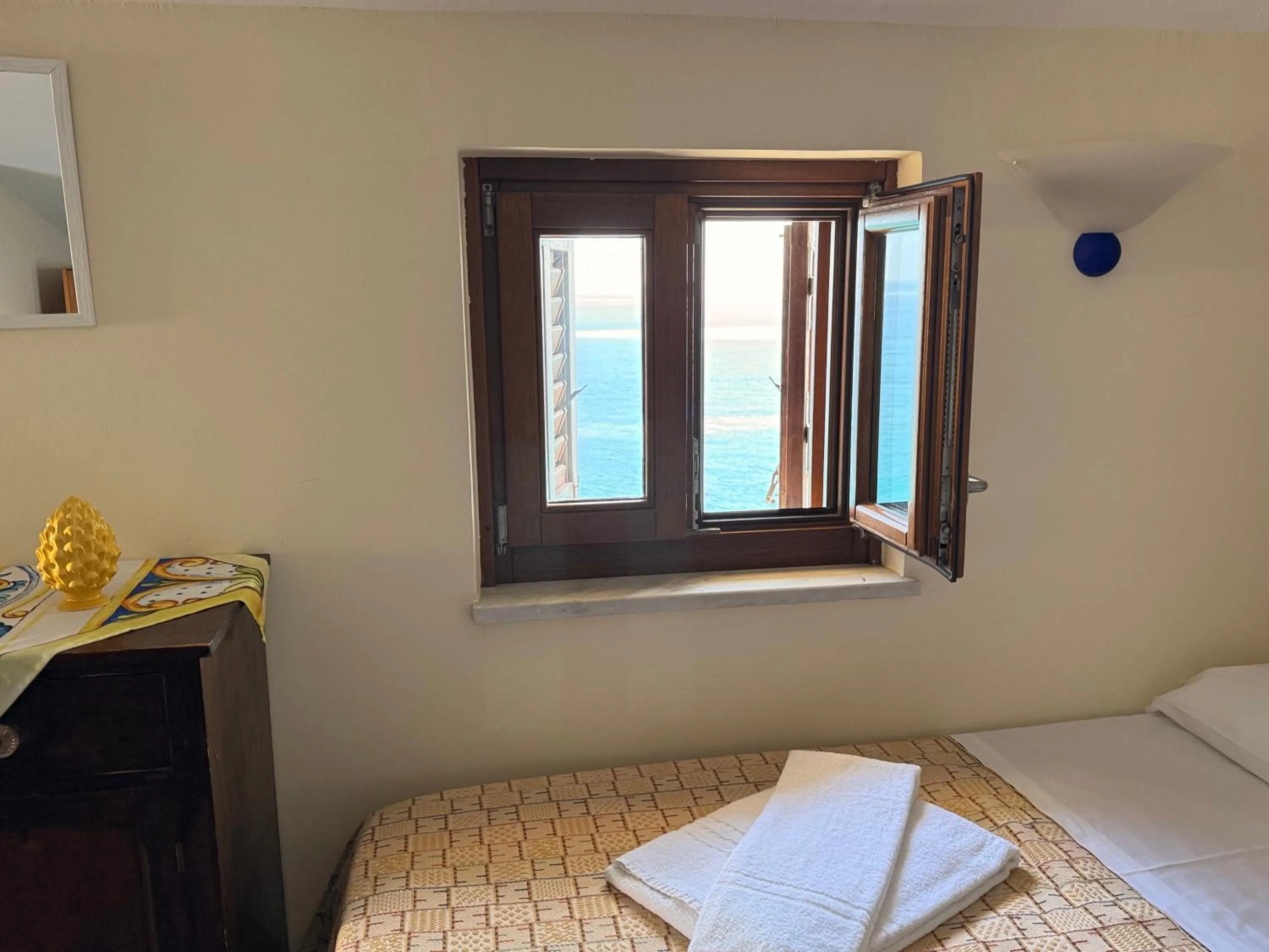 Bed in MiraMare Residence Cefalú