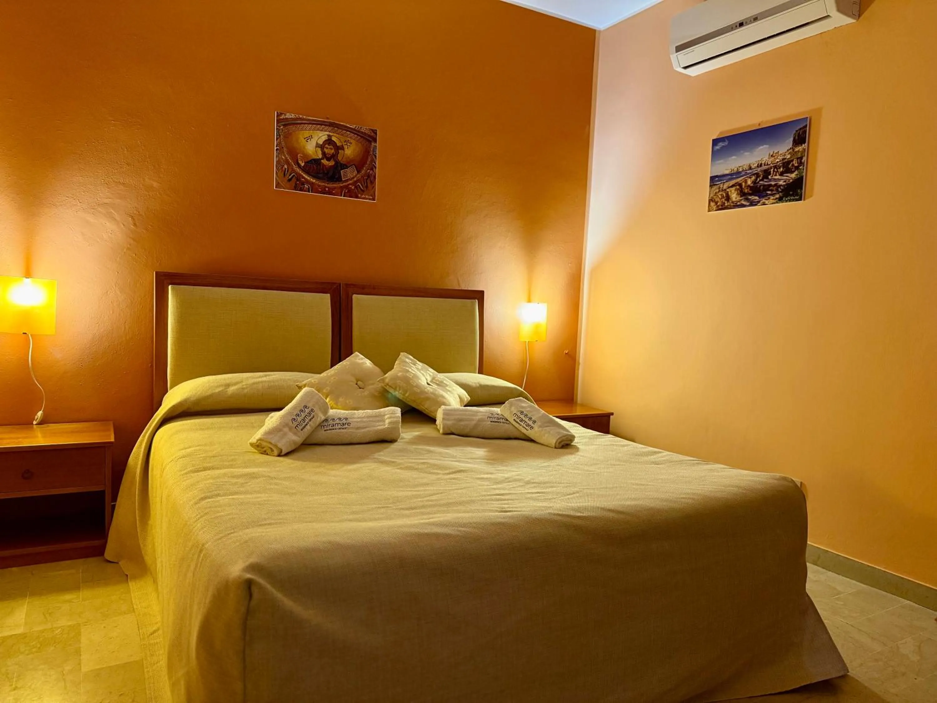 Bed in MiraMare Residence Cefalú