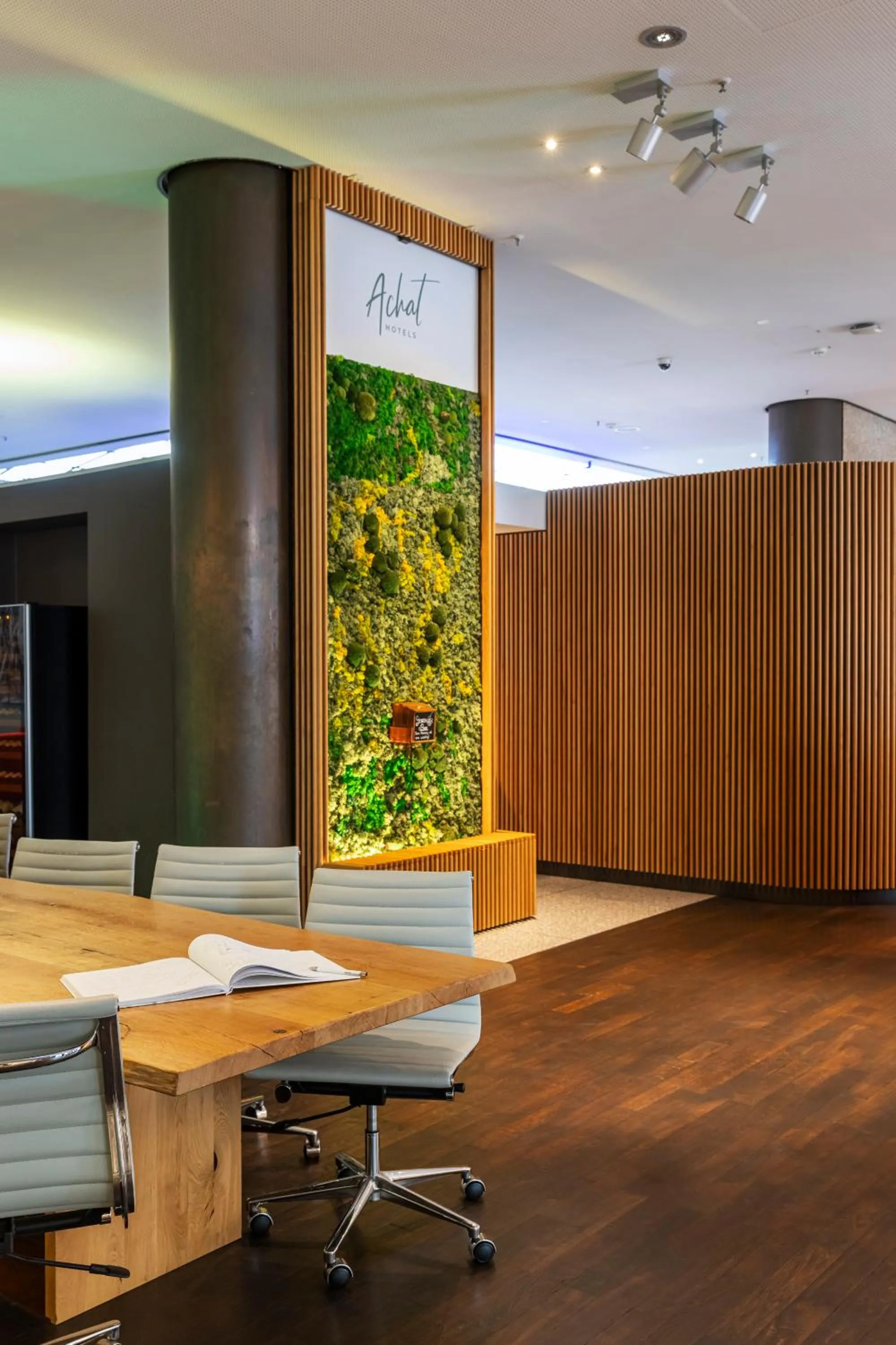 Lobby or reception in ACHAT Hotel Bremen City