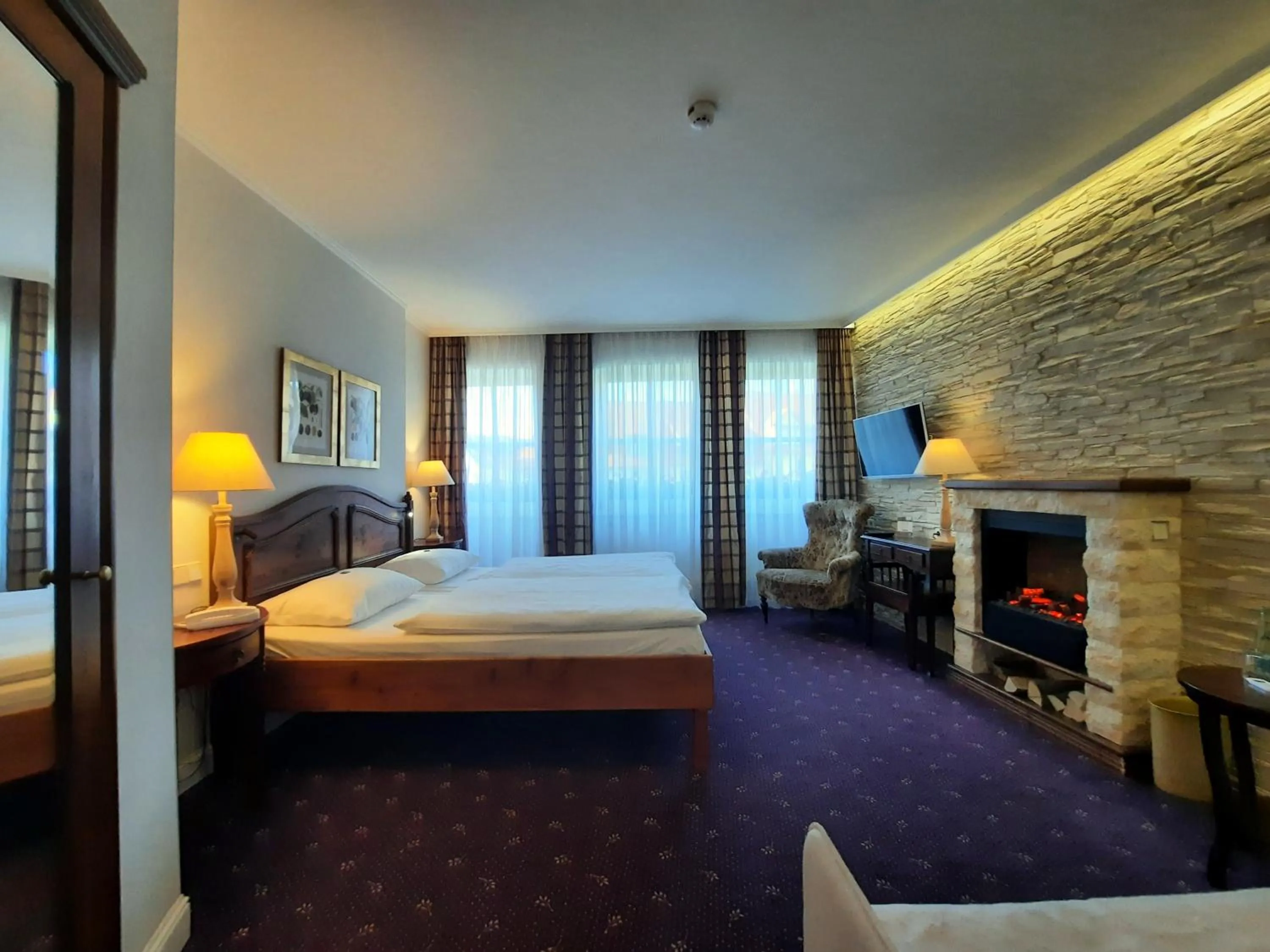 Photo of the whole room, Bed in Hotel Unstruttal