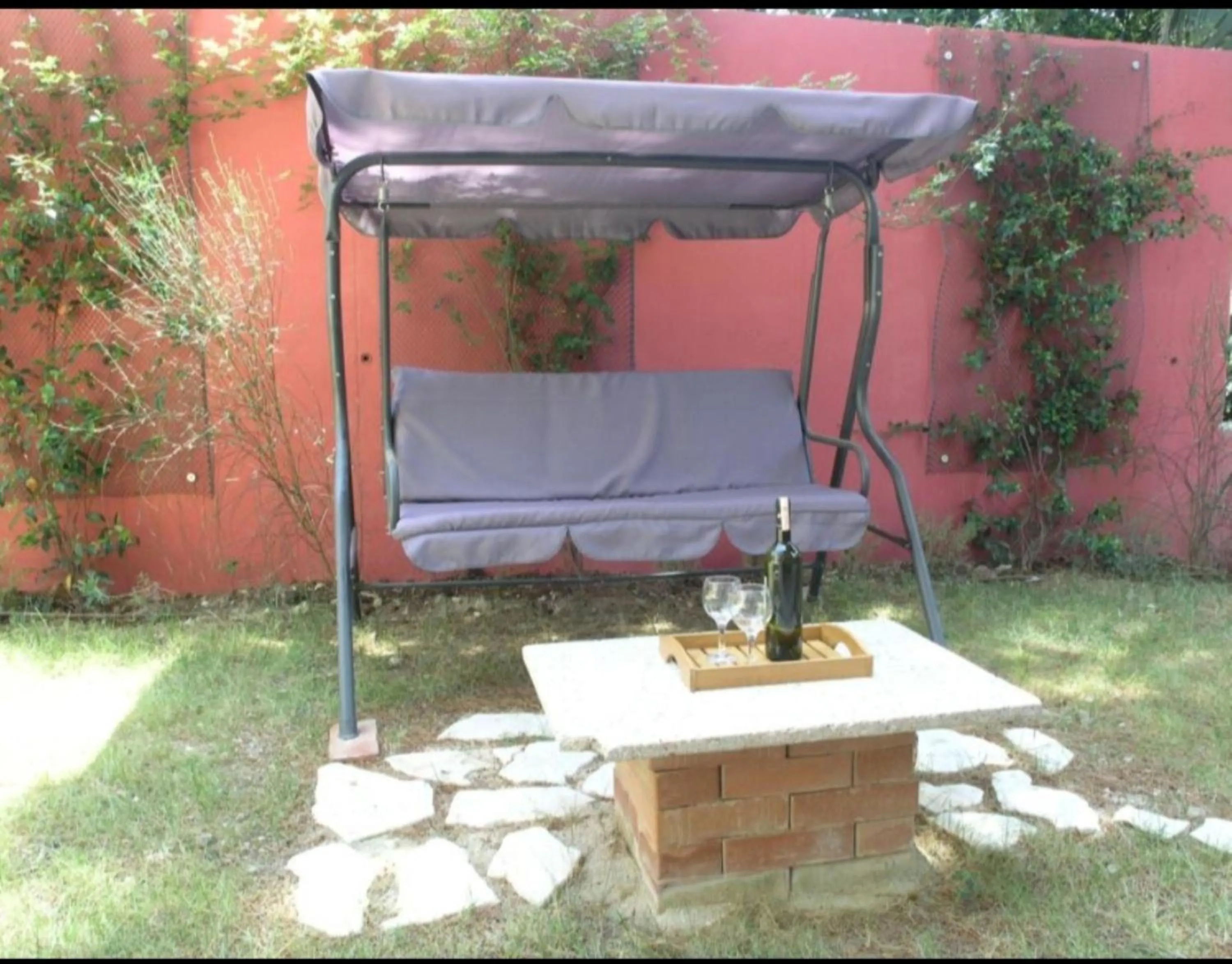 Studio with shared garden 3 min walk to the beach