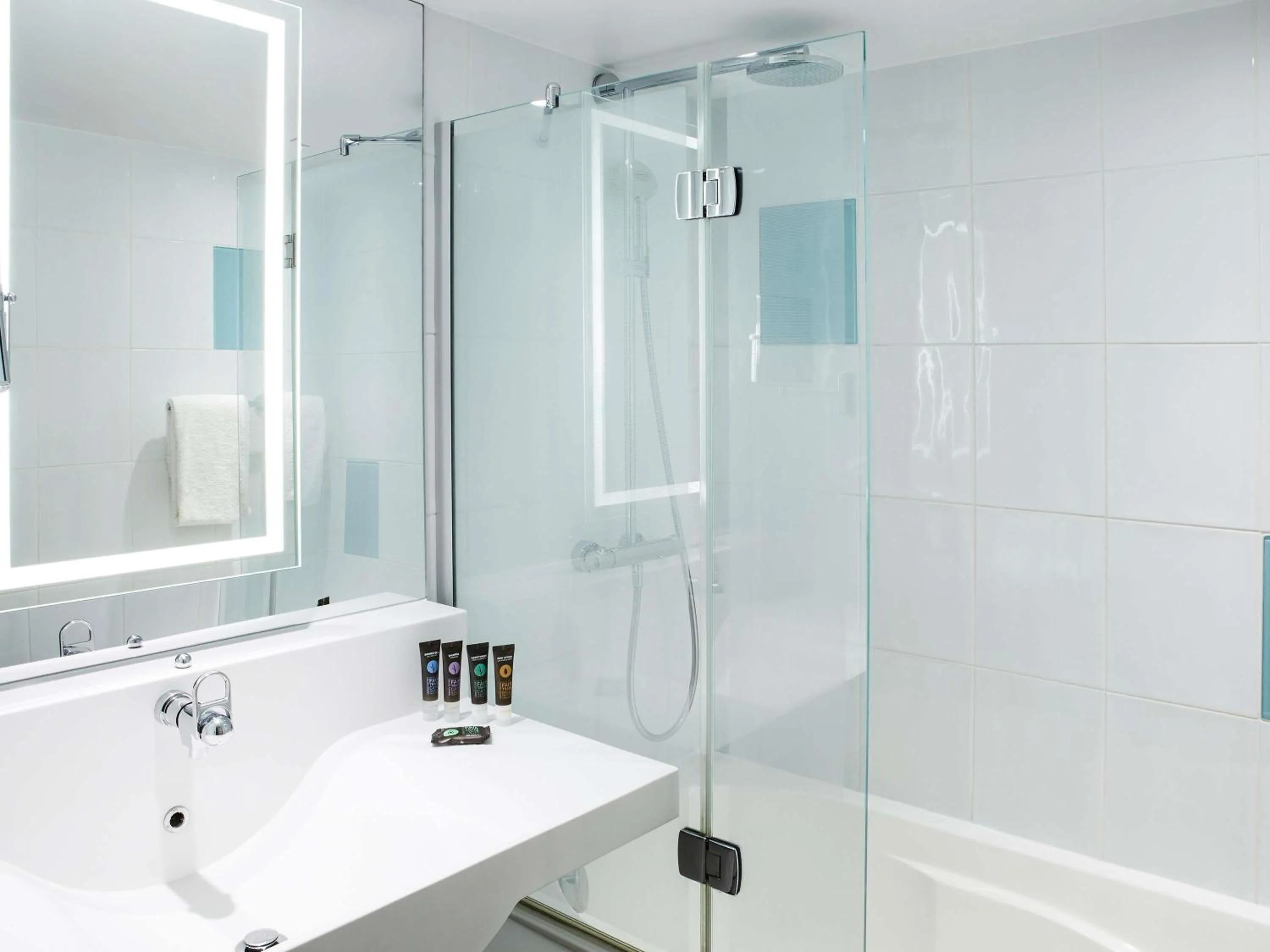 Bedroom in Novotel York Centre