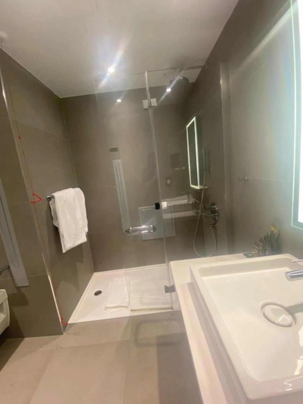 Bathroom in Novotel York Centre