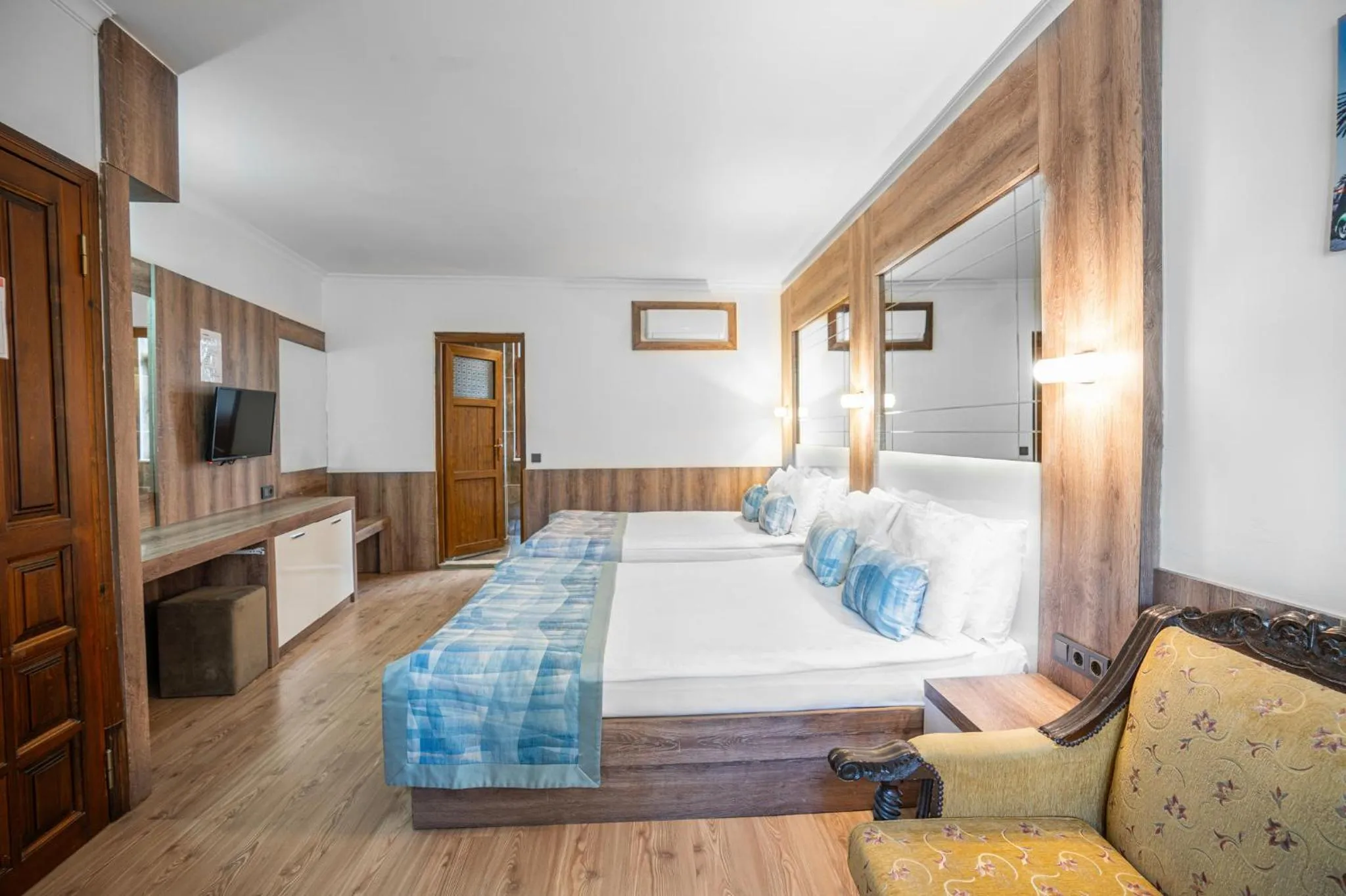 Bedroom, Bed in Oscar Boutique Hotel