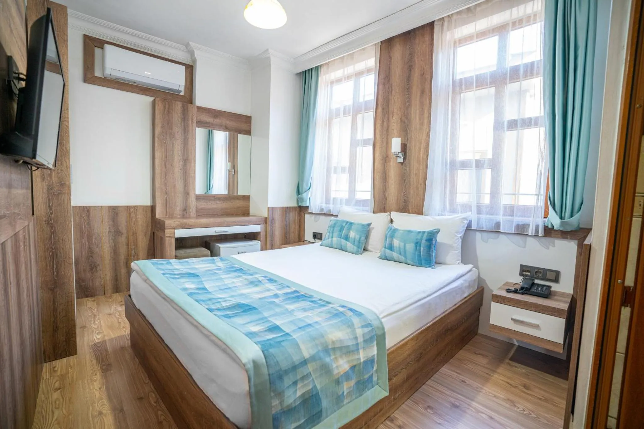 Bedroom, Bed in oscar garden