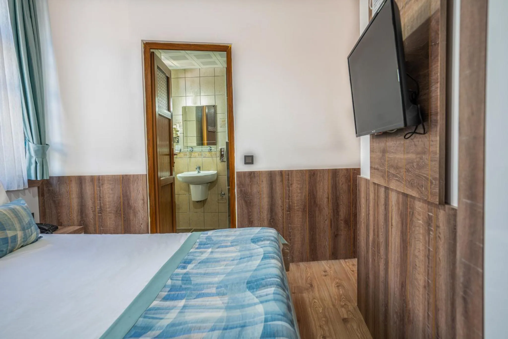 Bedroom, Bed in Oscar Boutique Hotel