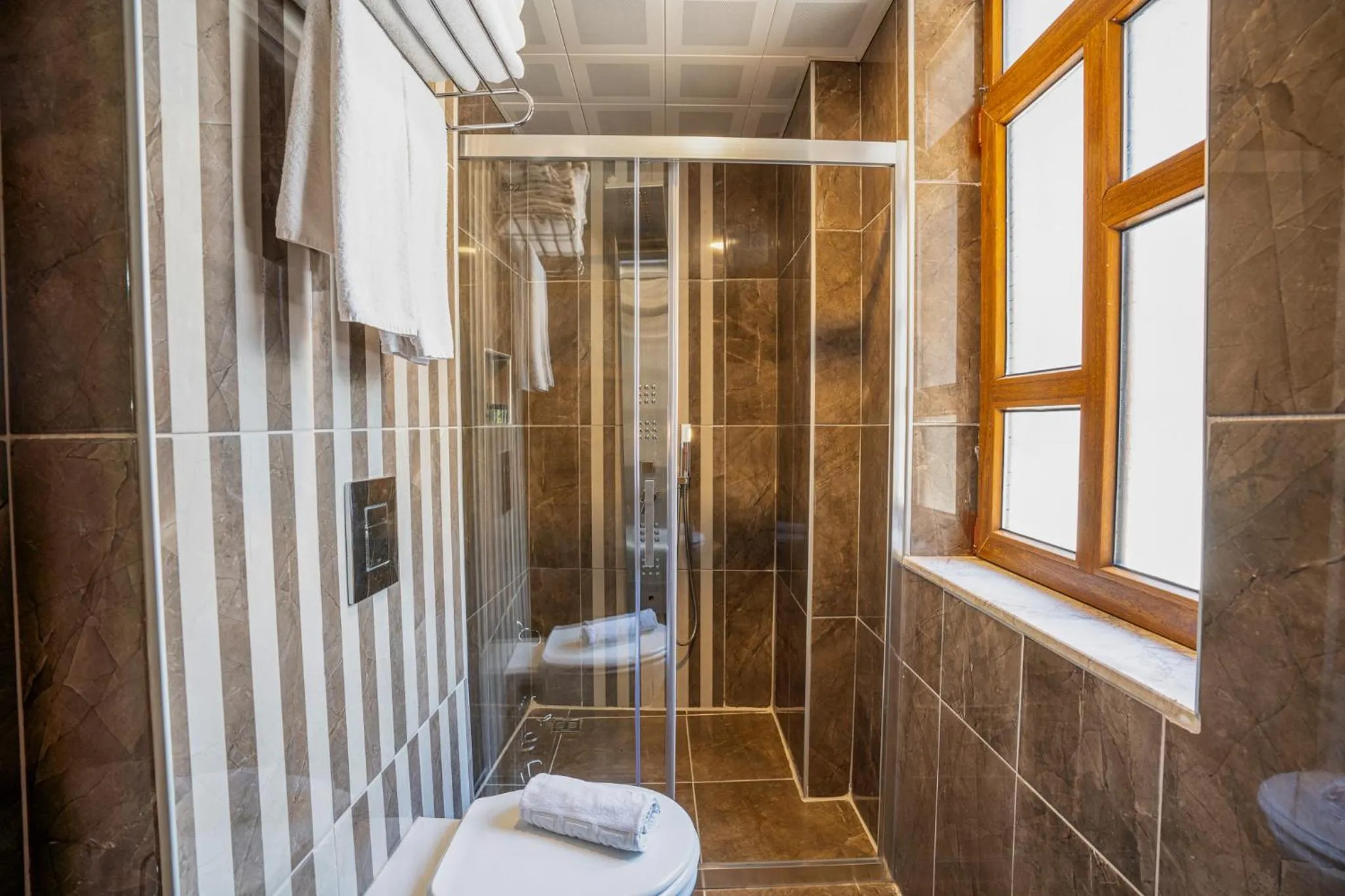 Bathroom in oscar garden