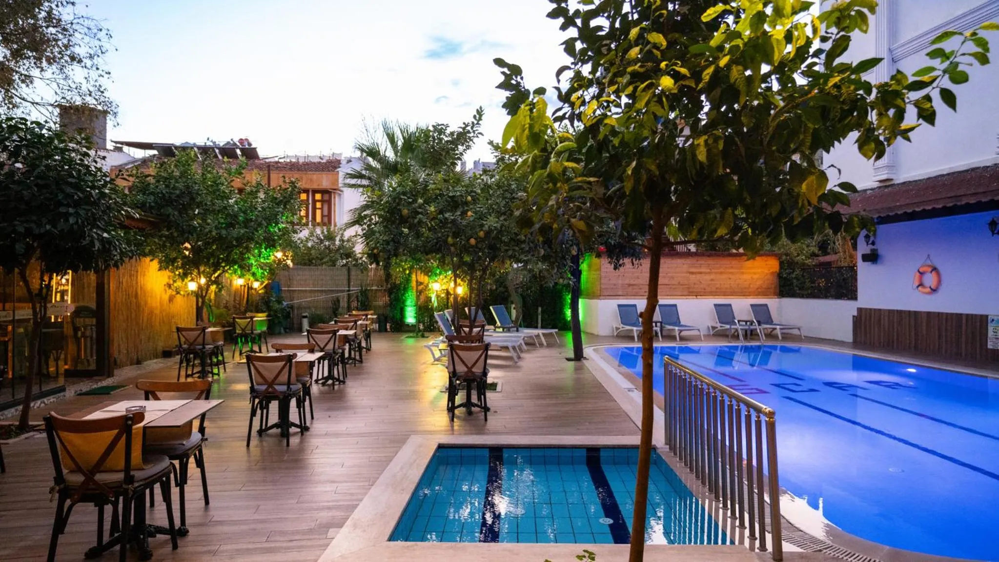 Restaurant/places to eat in oscar garden