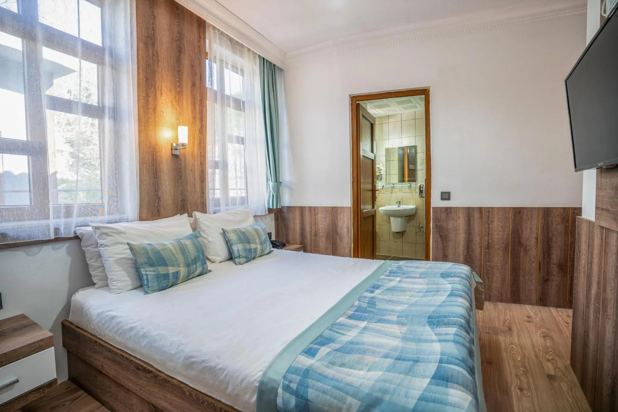 Bedroom, Bed in Oscar Boutique Hotel