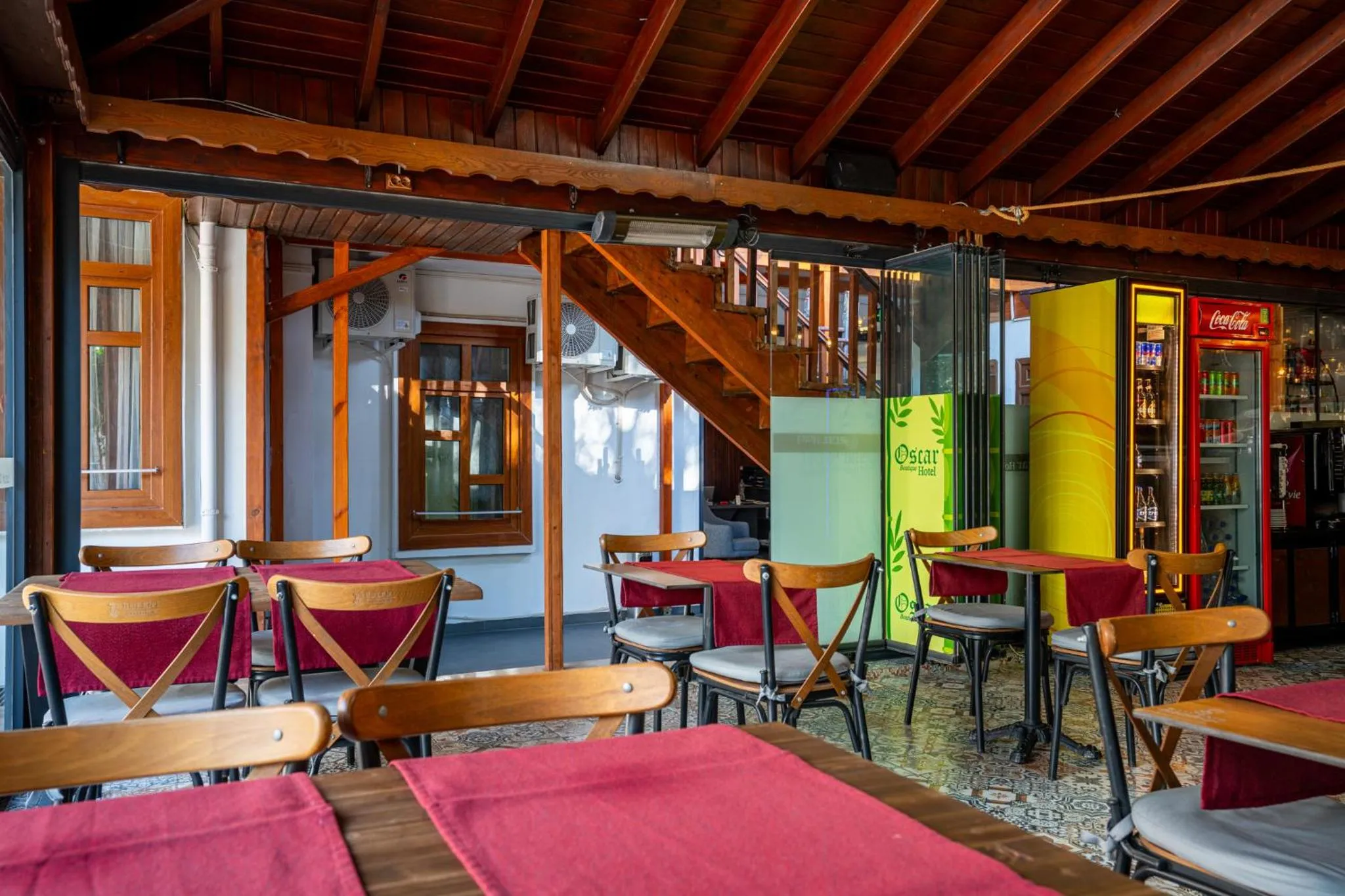 Restaurant/places to eat in oscar garden