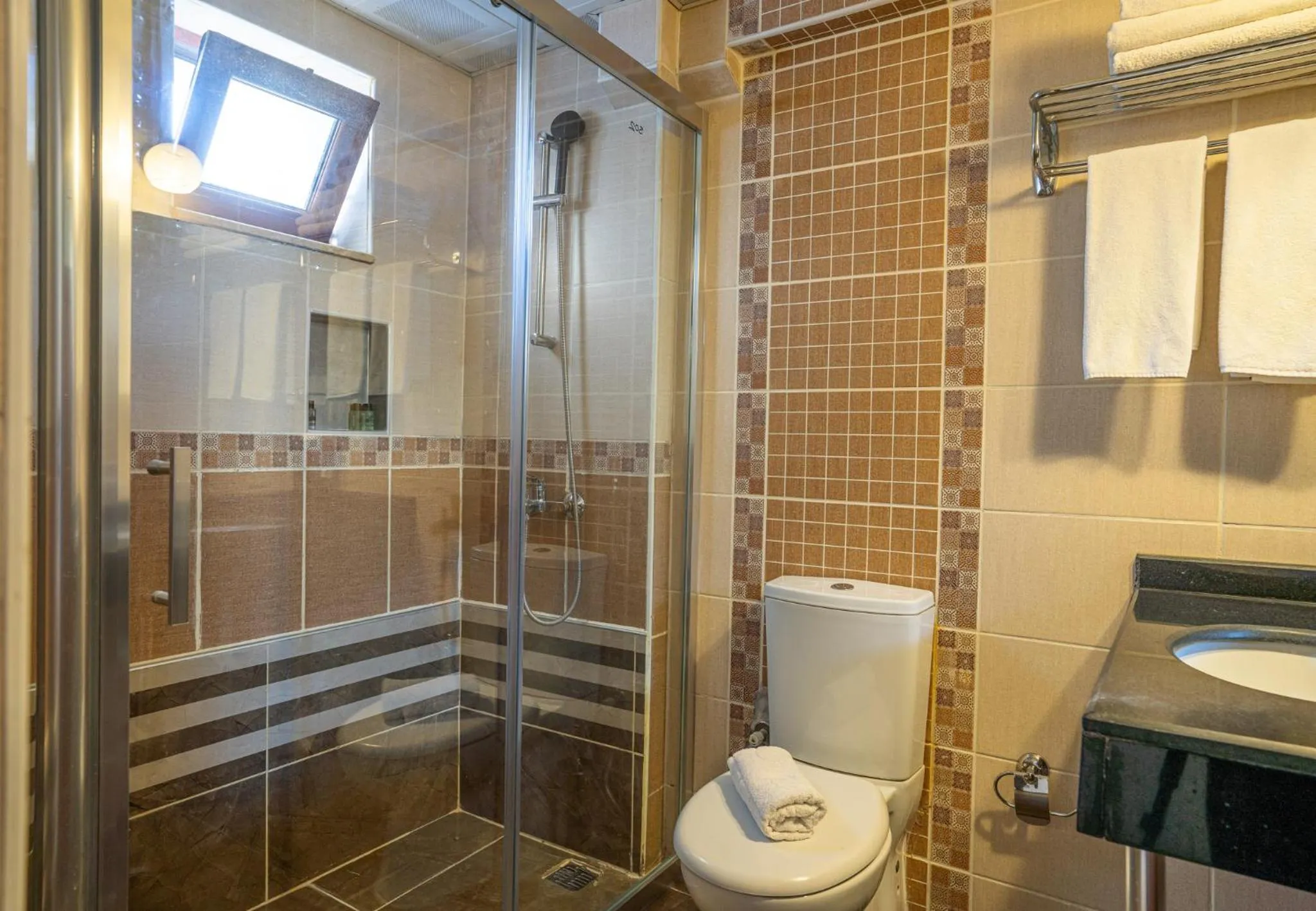 Bathroom in oscar garden