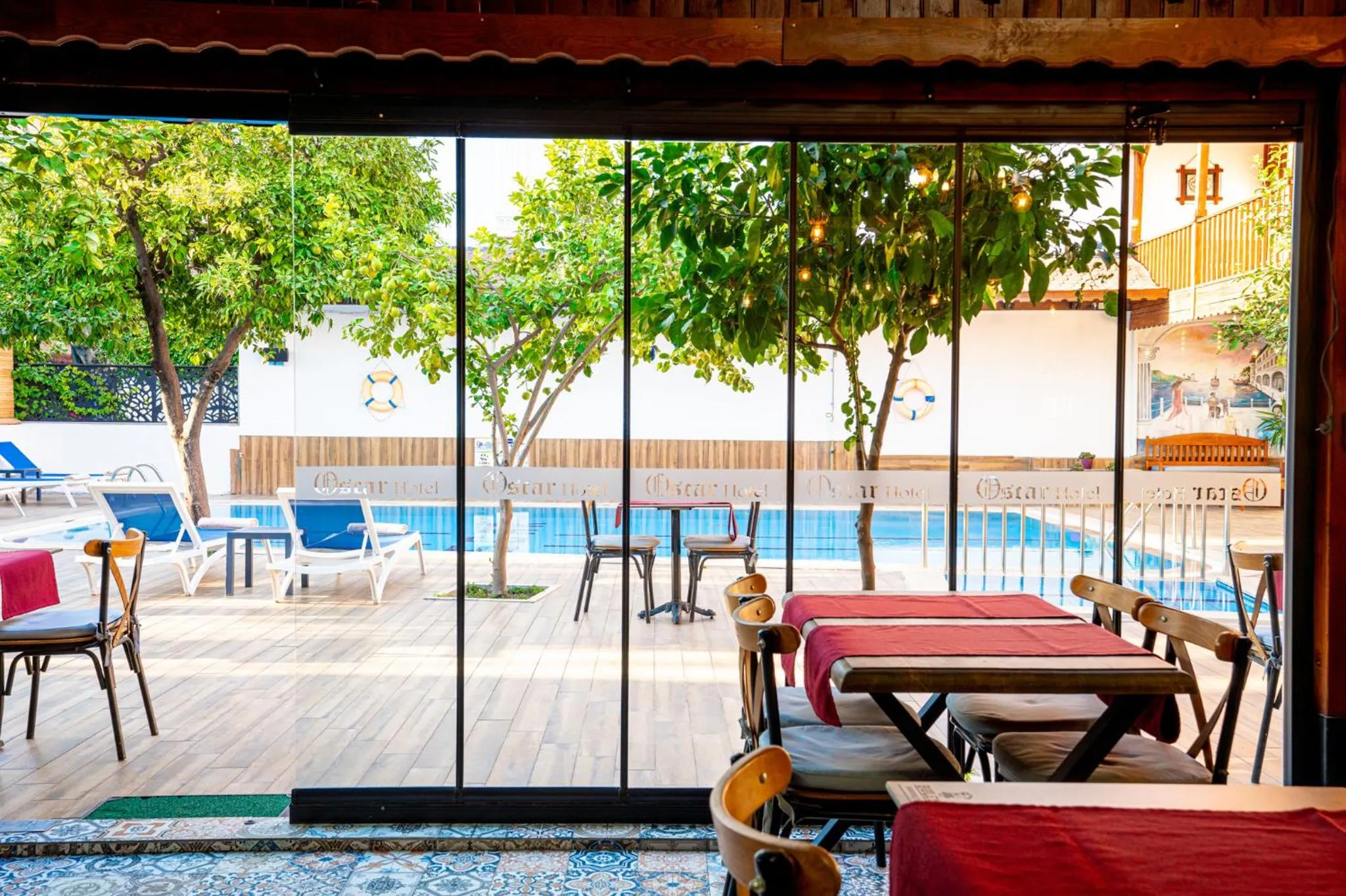 Restaurant/places to eat in oscar garden