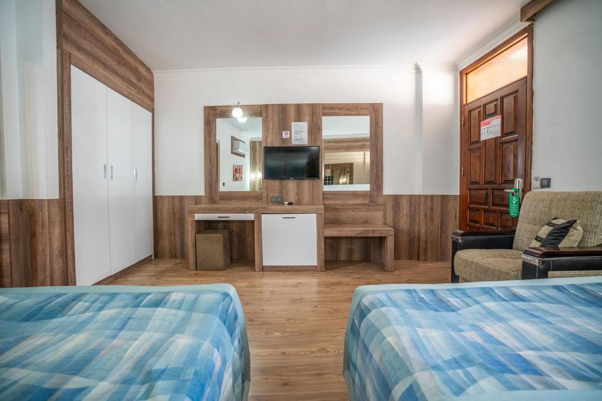 Bedroom, Bed in oscar garden