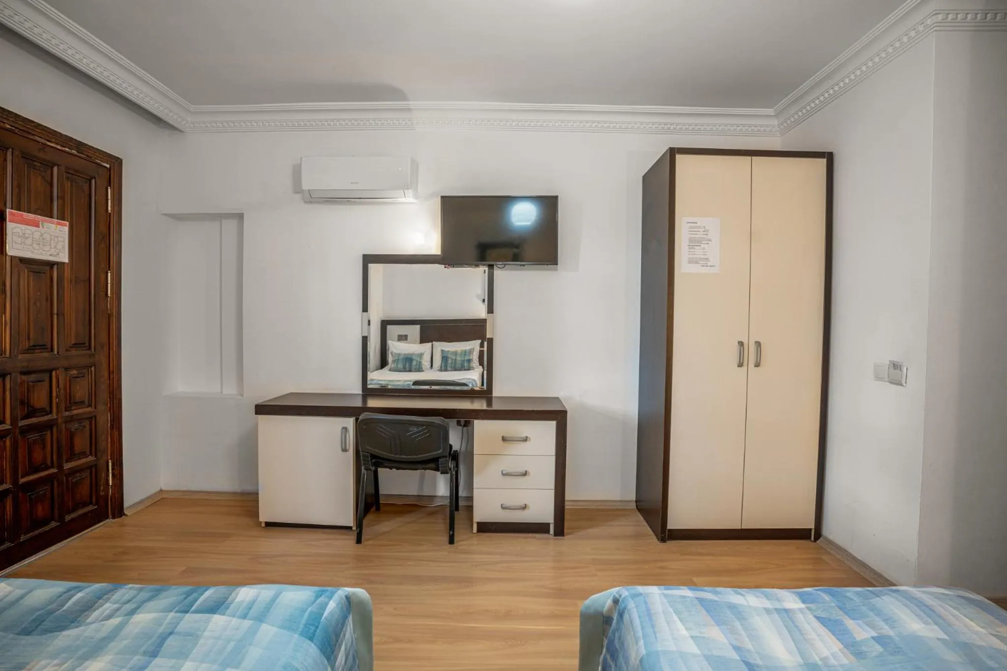 Bedroom, Bed in oscar garden