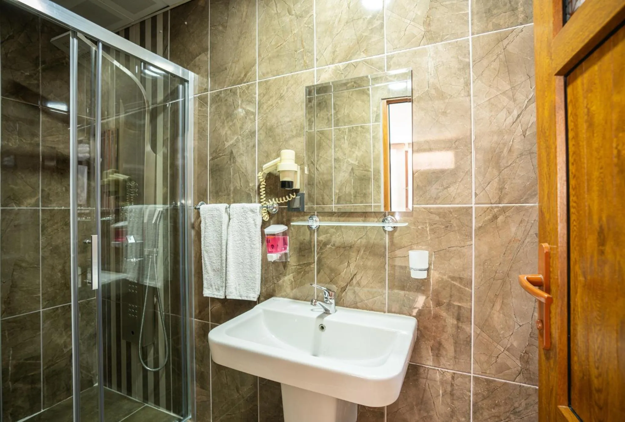 Bathroom in oscar garden