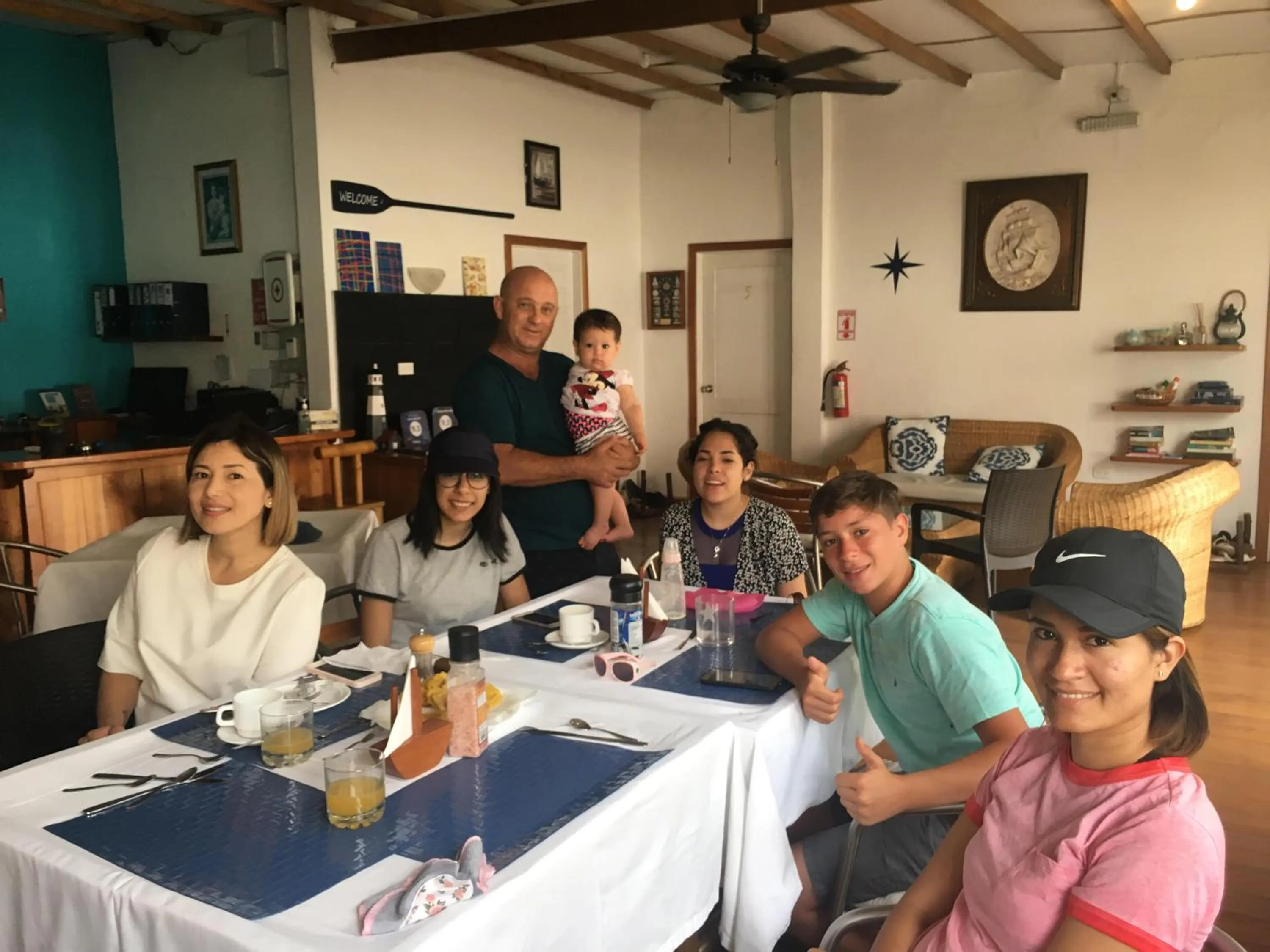 Lounge or bar in Capitan Max B&B