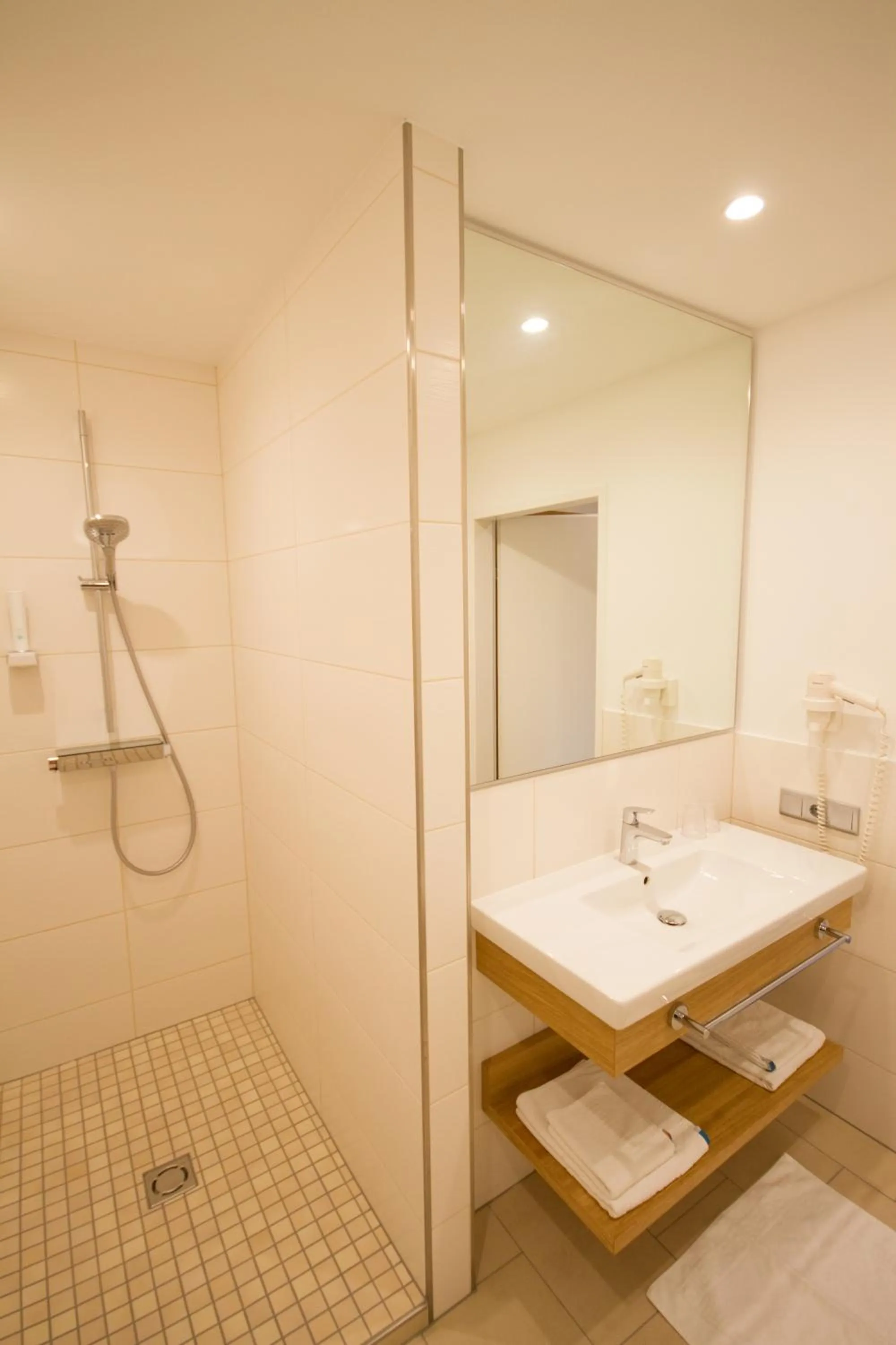 Bathroom in Hotel-Gasthof Beim Böckhiasl