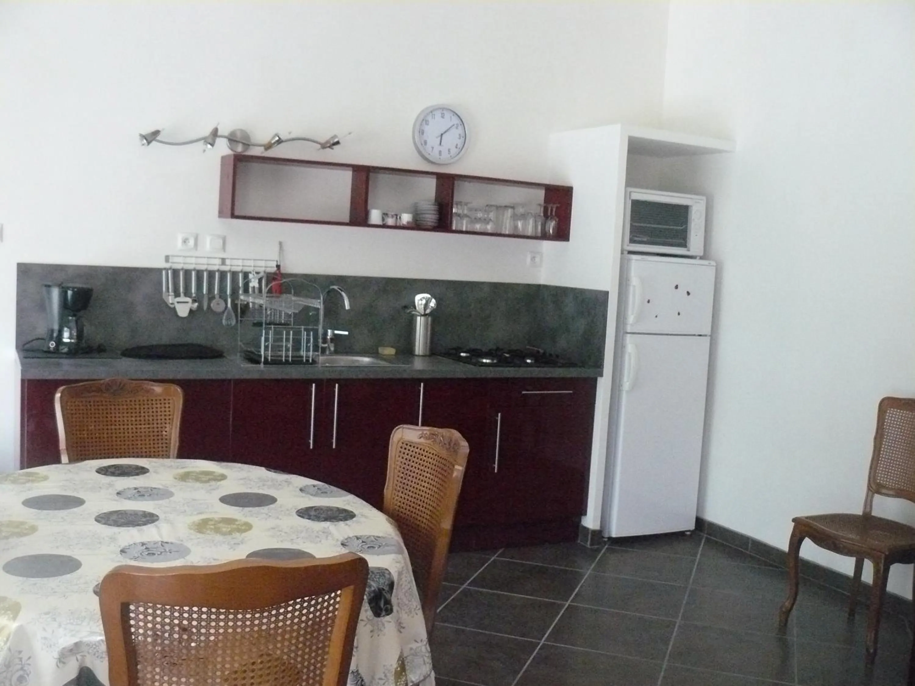 Kitchen or kitchenette in Chambres d'Hôtes & Gites Pouget