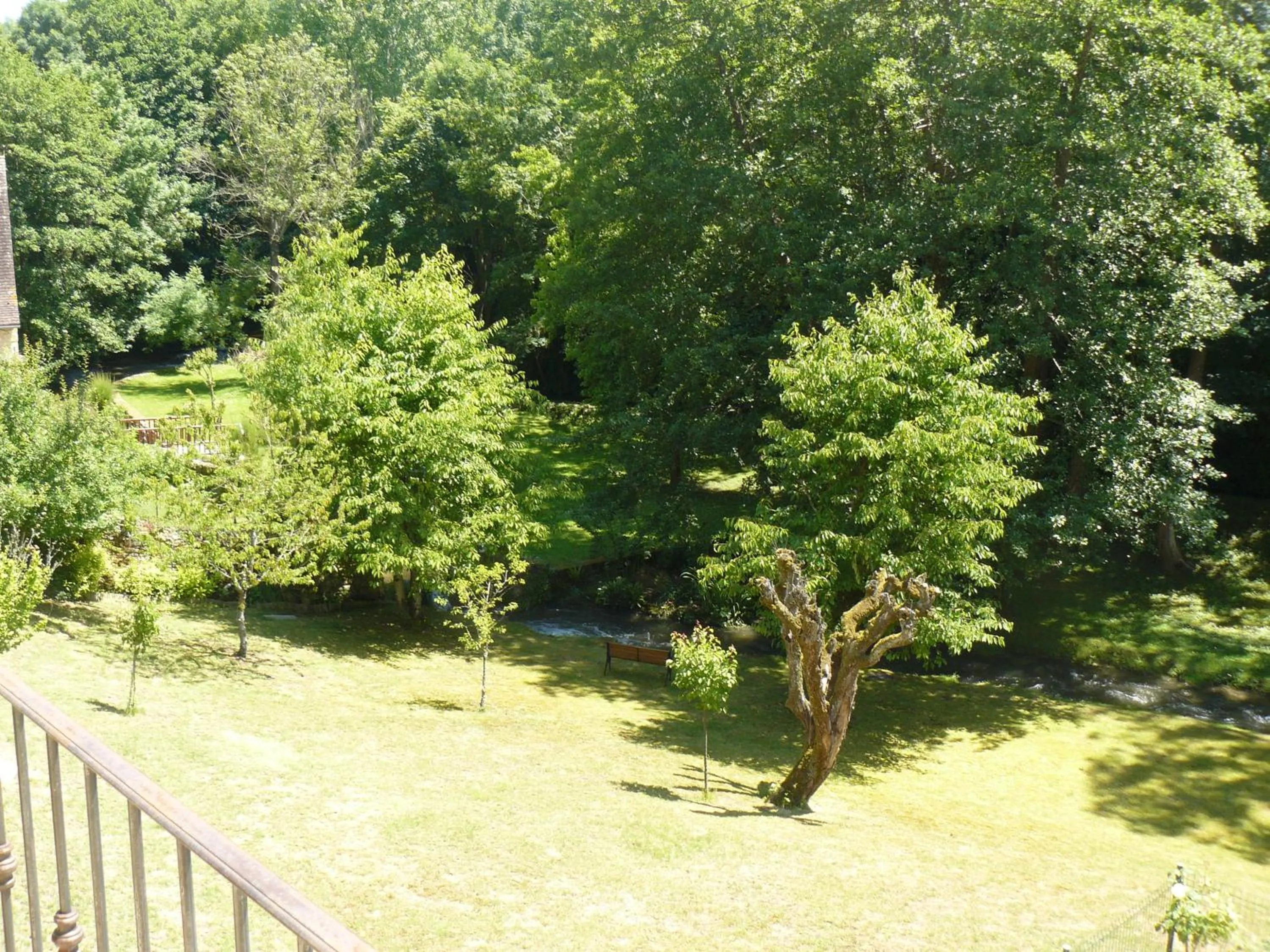 Garden in Chambres d'Hôtes & Gites Pouget