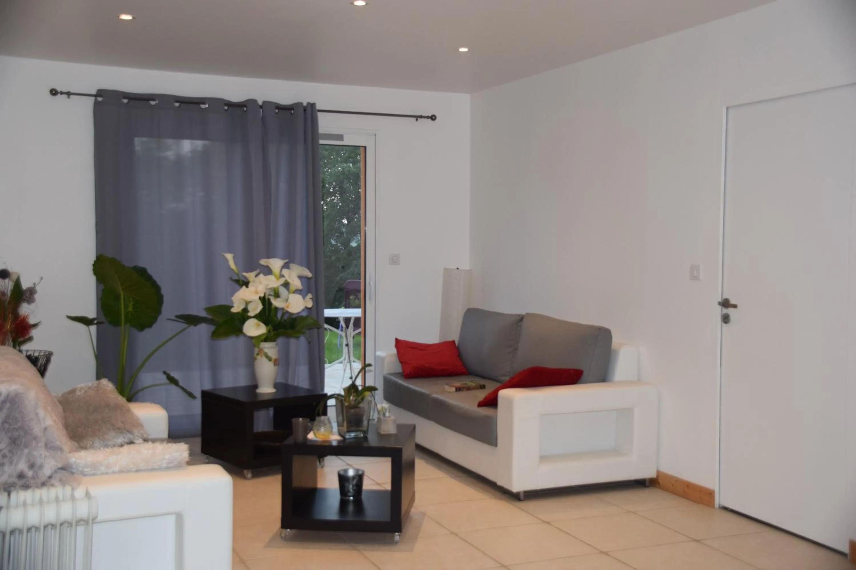 Communal lounge/ TV room in La Colline des Endrevies