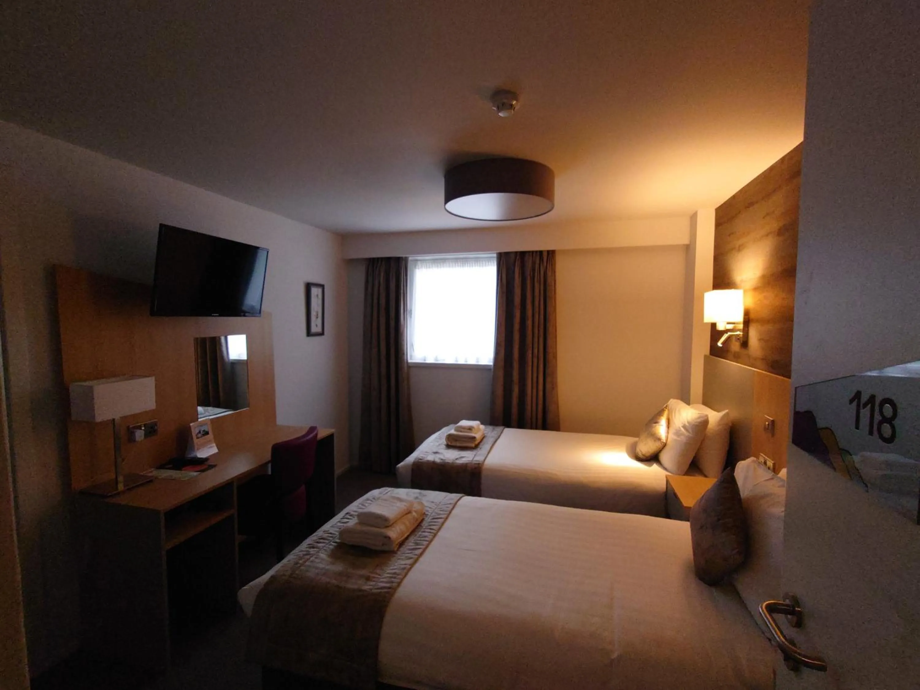 Photo of the whole room, Bed in Caledonian Hotel 'A Bespoke Hotel’