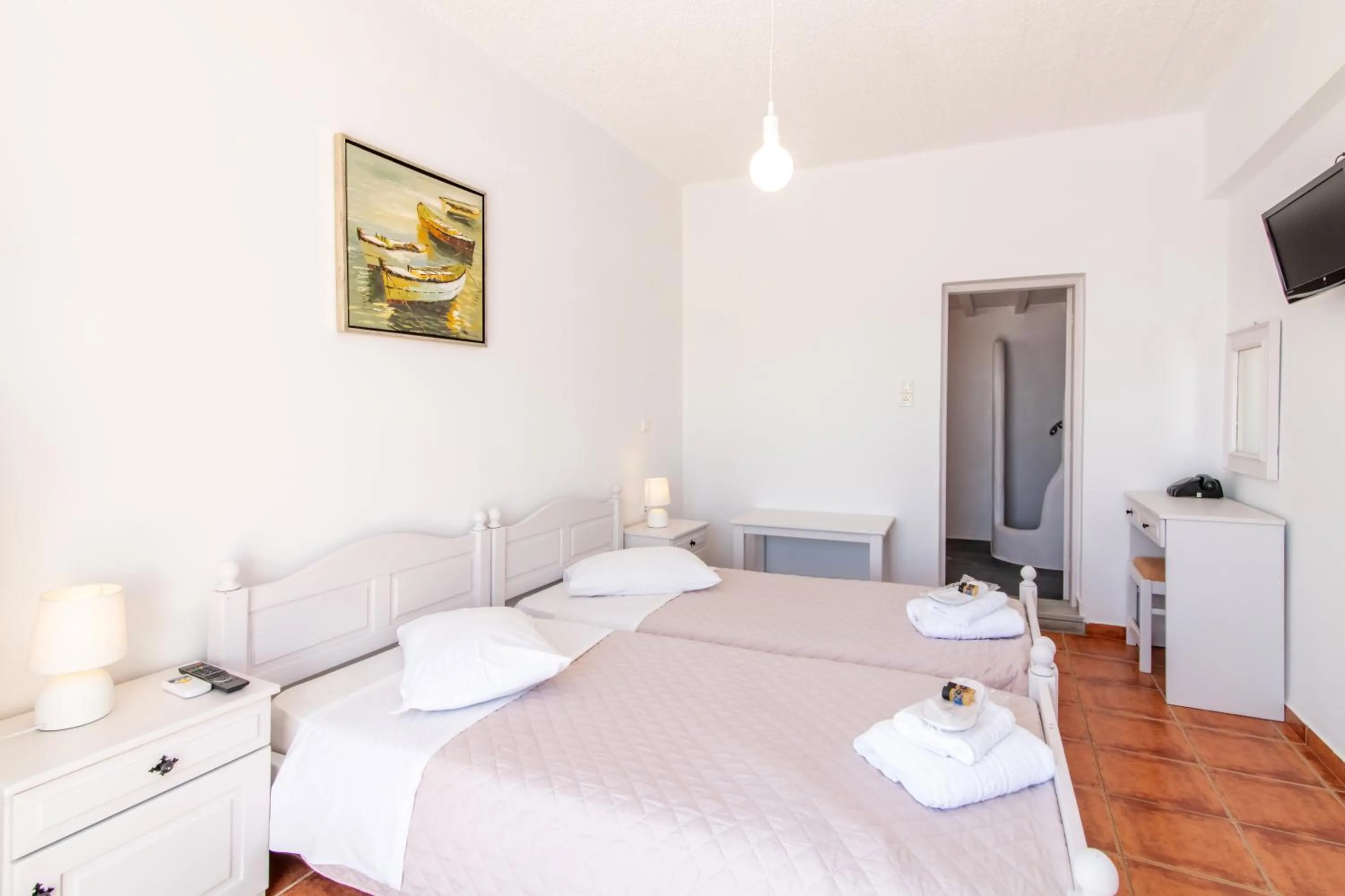 Photo of the whole room, Bed in Agali bay hotel