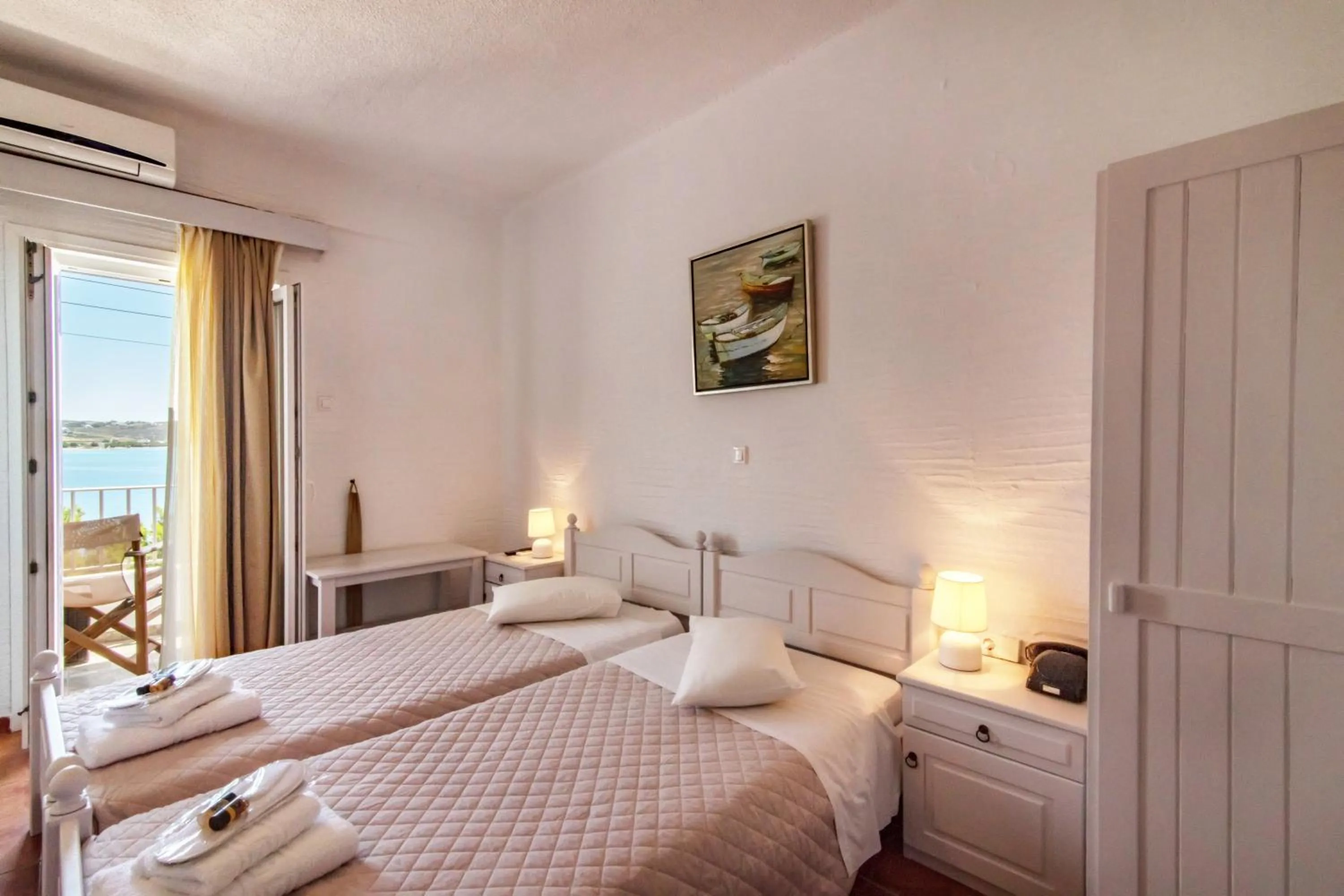 Bedroom, Bed in Agali bay hotel