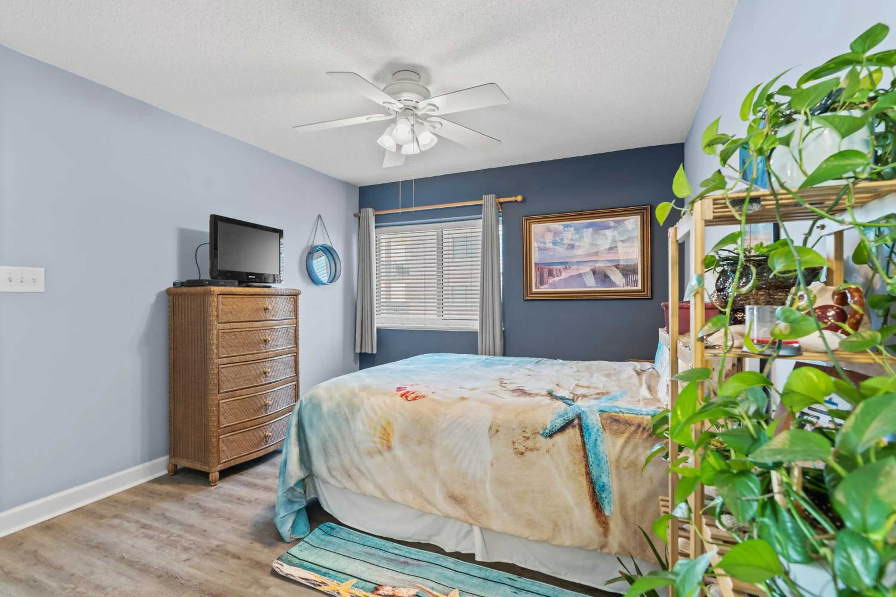 Bed in Crescent Beauty