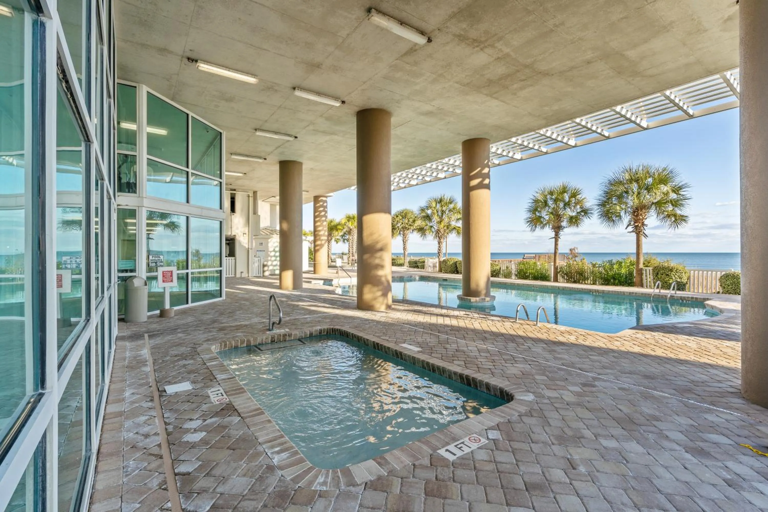 Swimming pool in Crescent Beauty