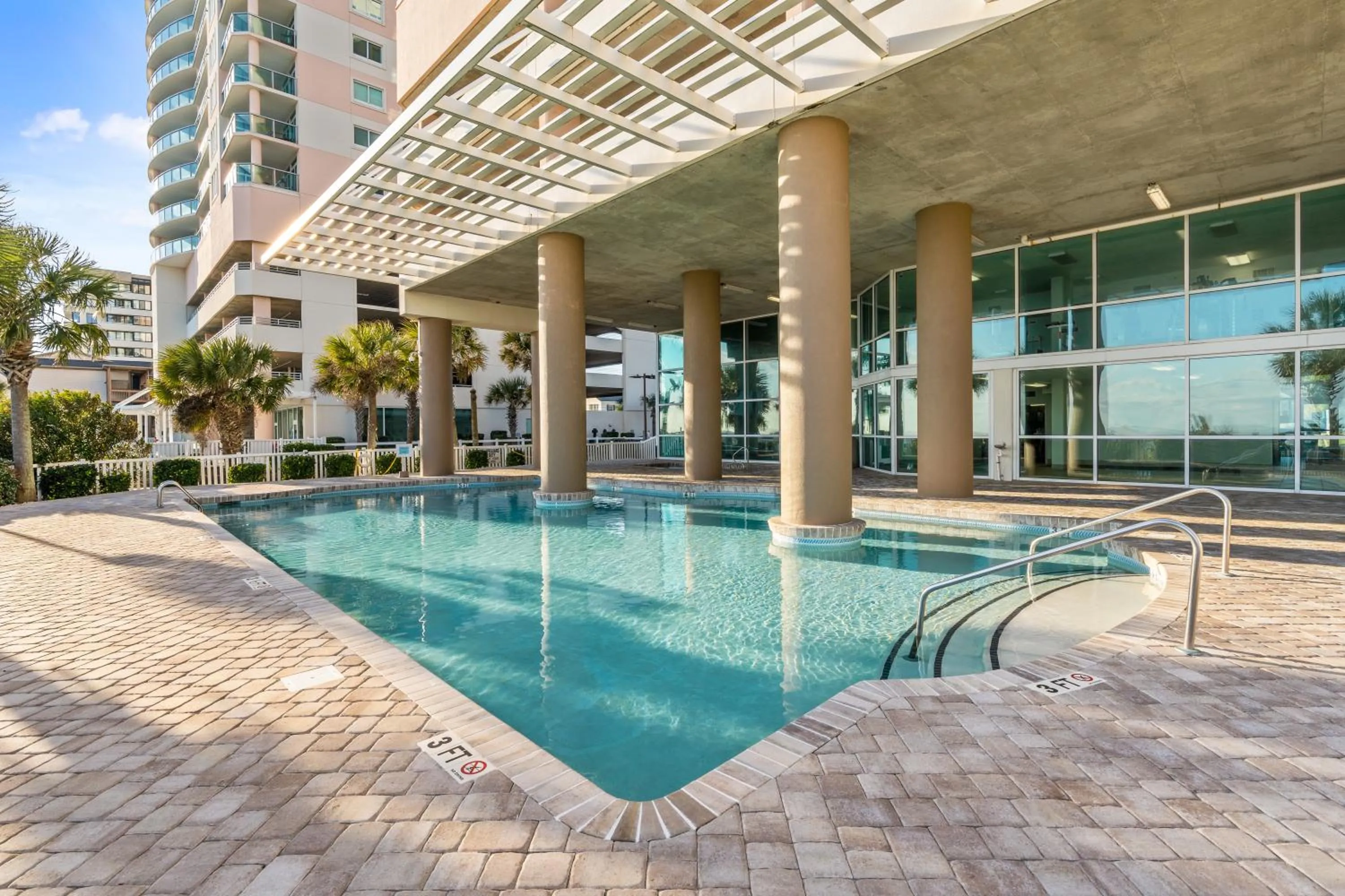 Swimming pool in Crescent Beauty