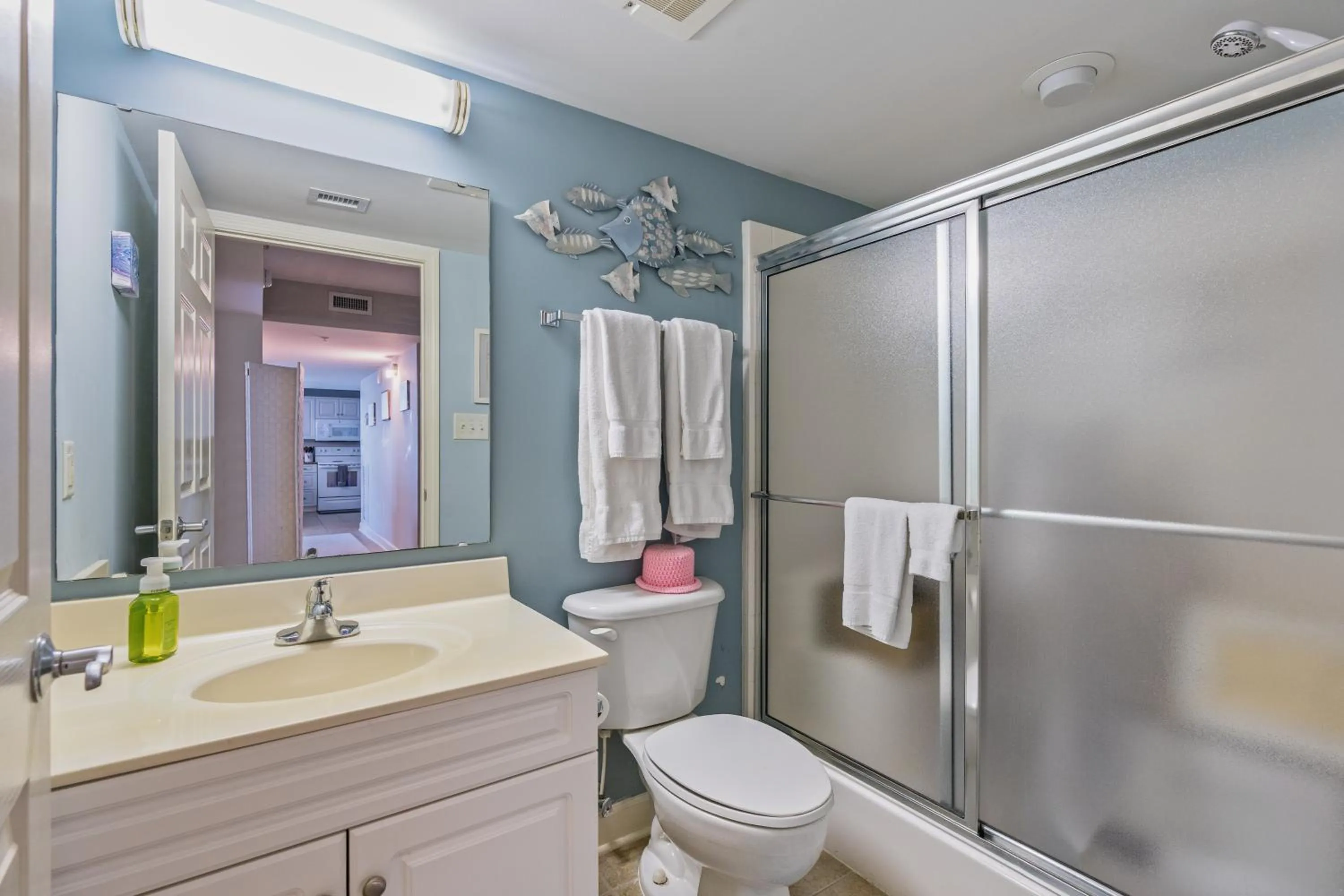 Shower in Crescent Beauty