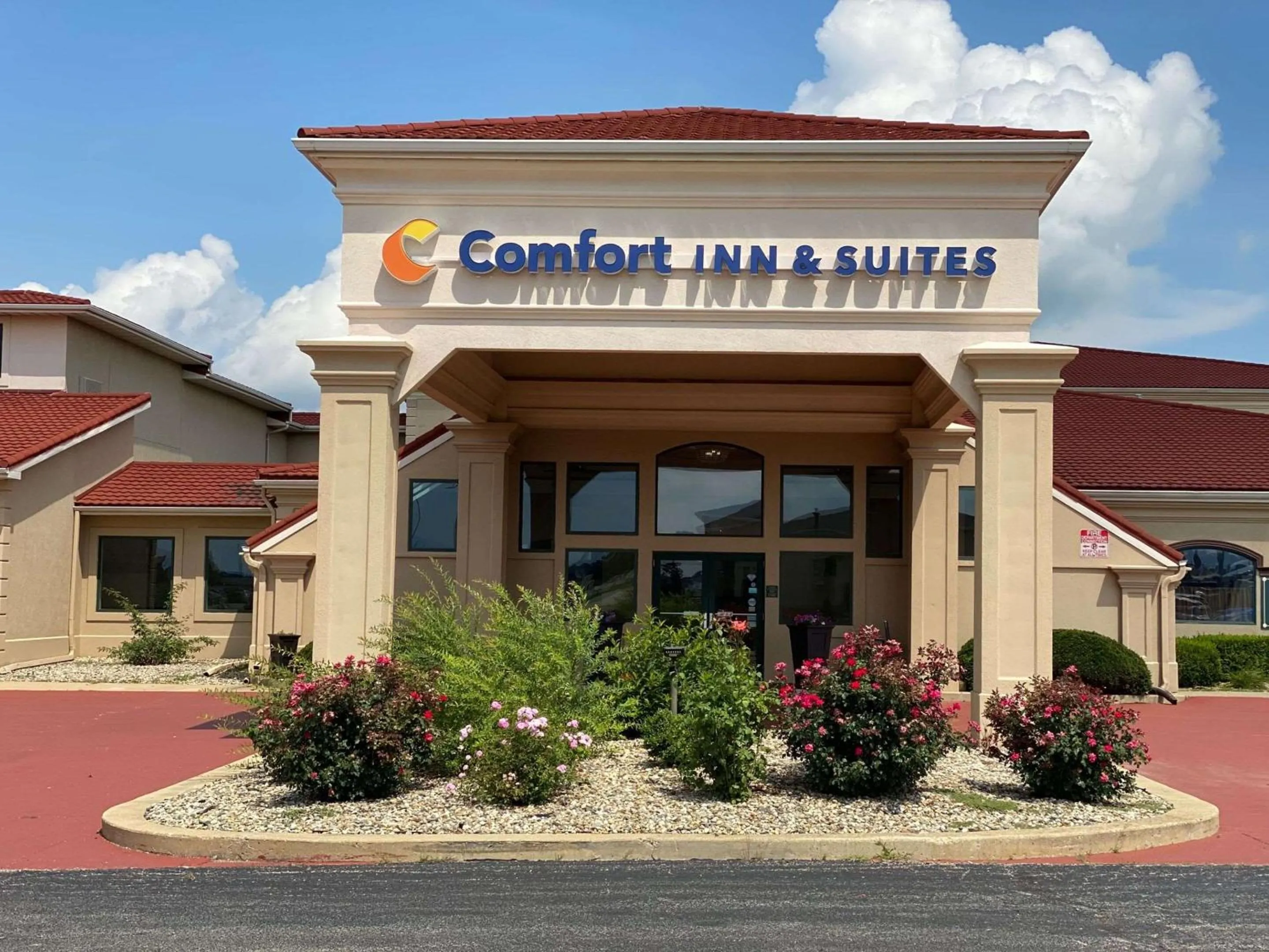 Property building in Comfort Inn & Suites Morton - Peoria