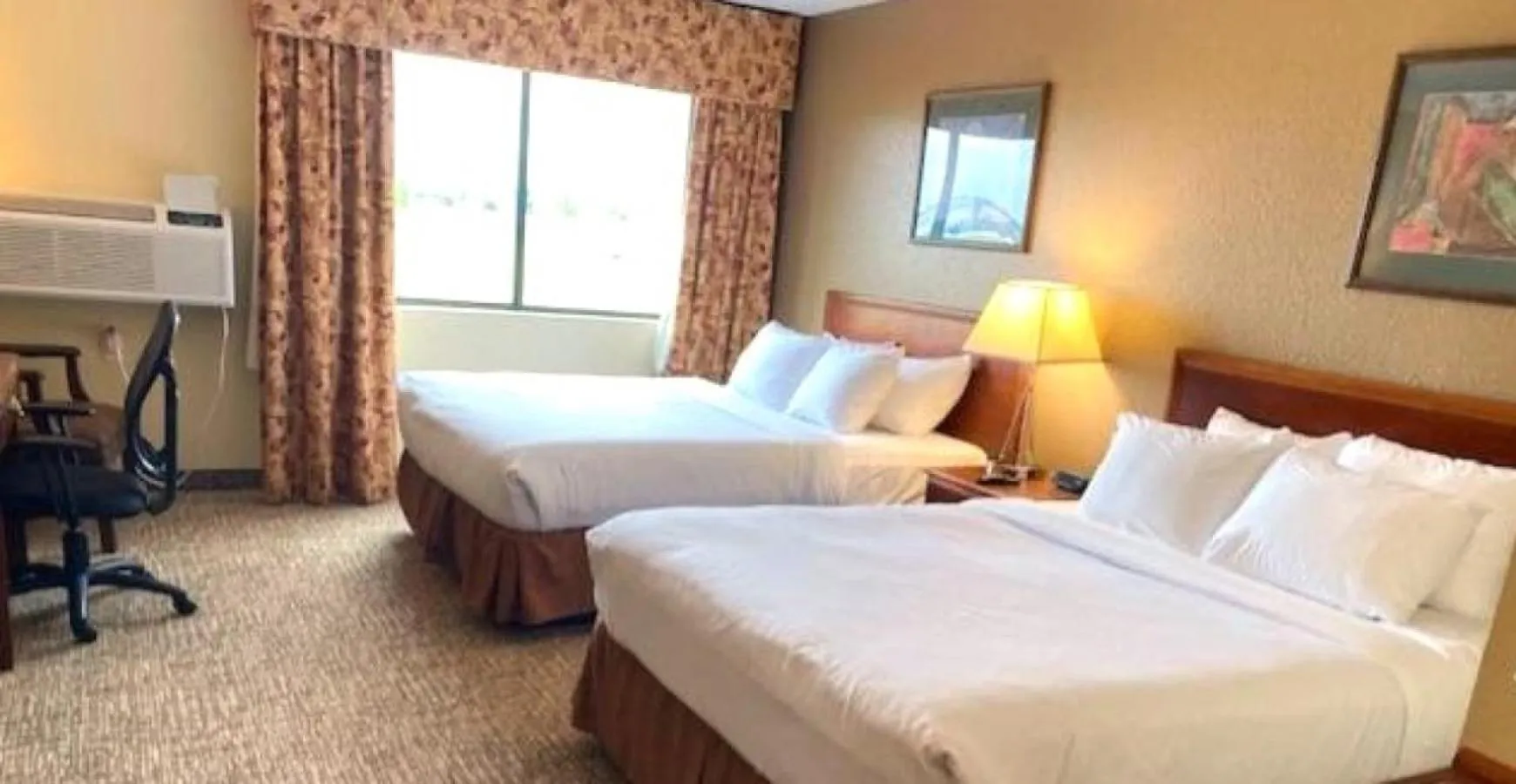 Bed in Comfort Inn & Suites Morton - Peoria