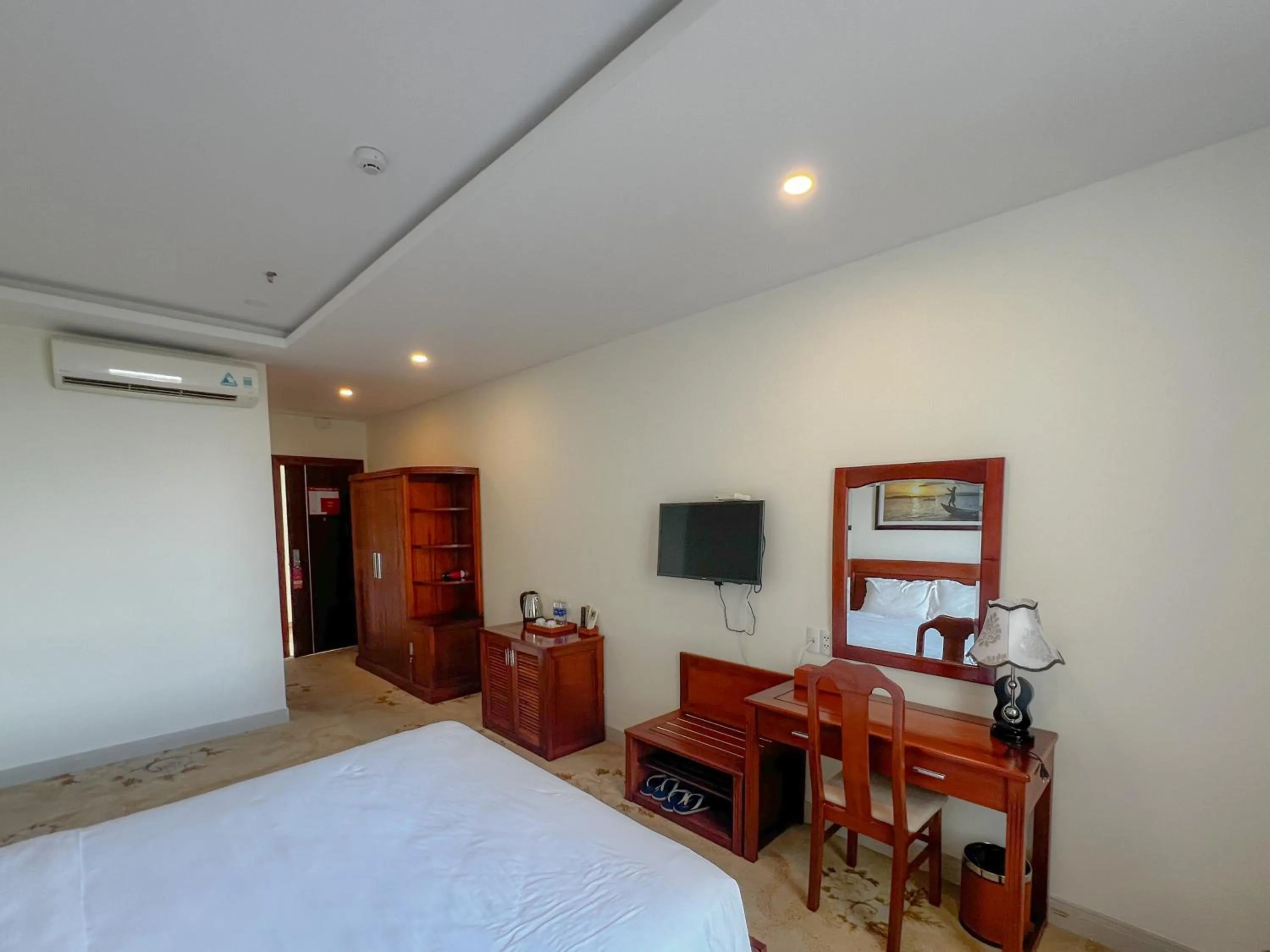 Photo of the whole room, Bed in Phuoc My An Beach