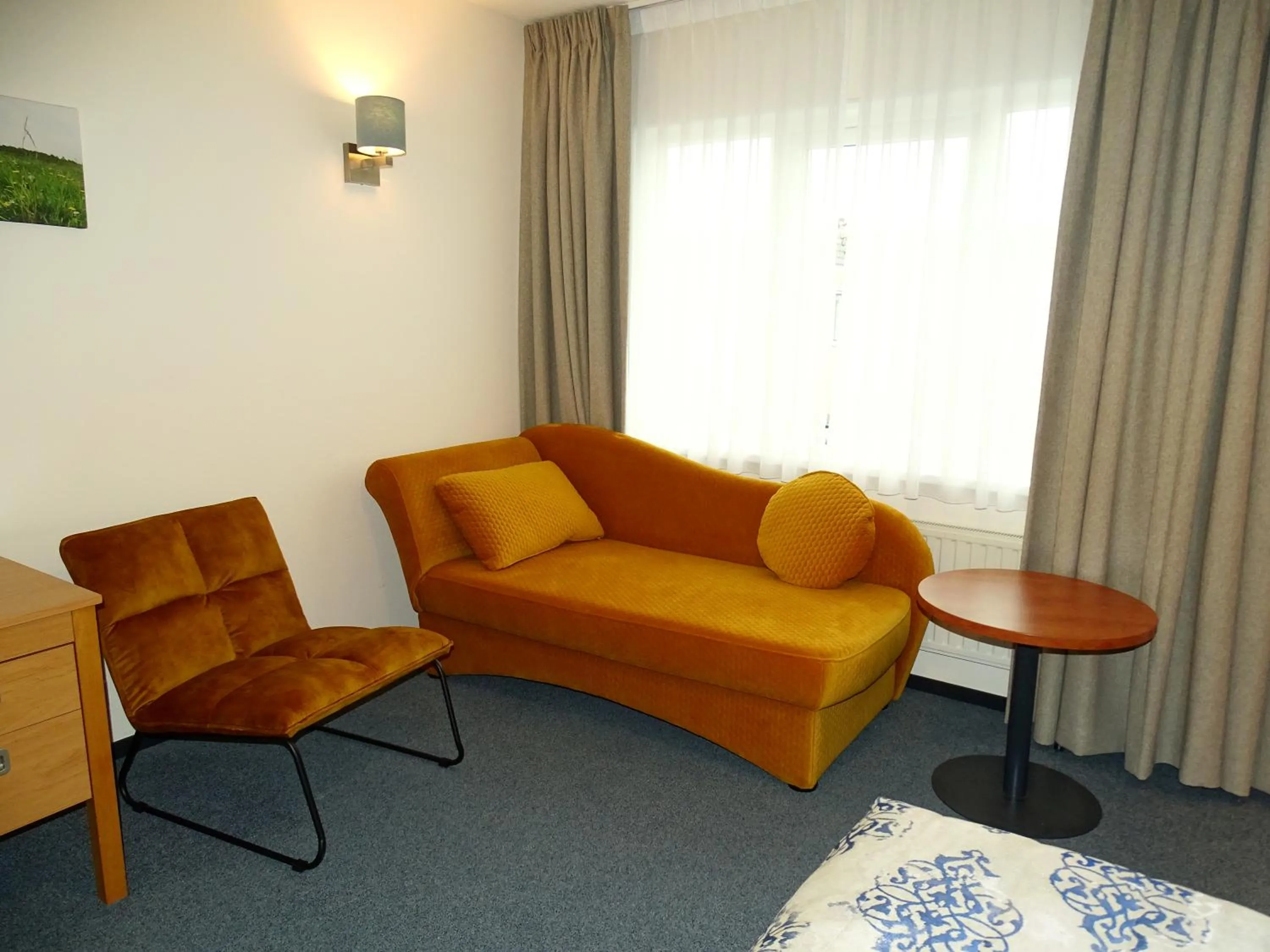 Guests in Hotel Café Restaurant "De Kroon"