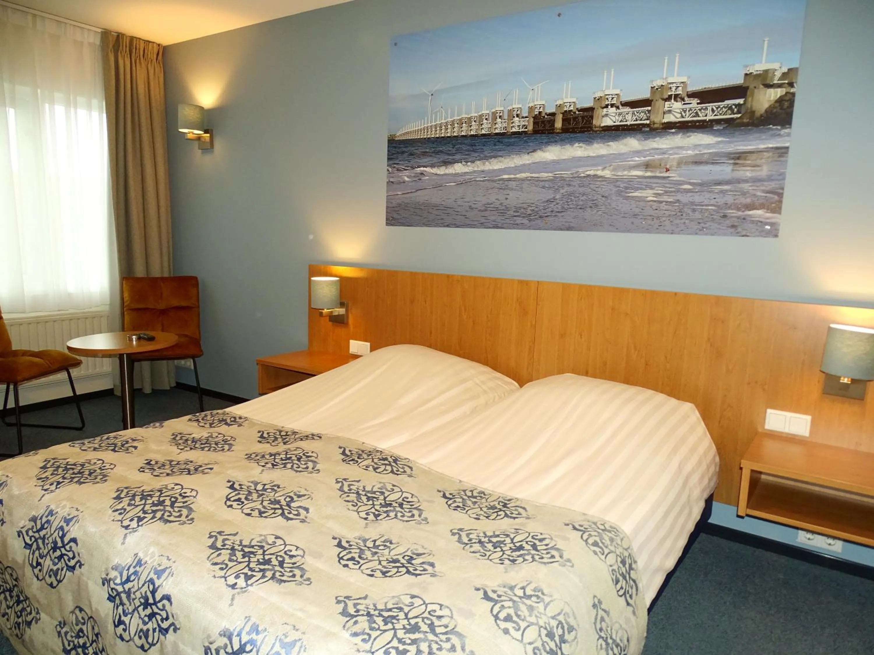 Property building, Bed in Hotel Café Restaurant "De Kroon"