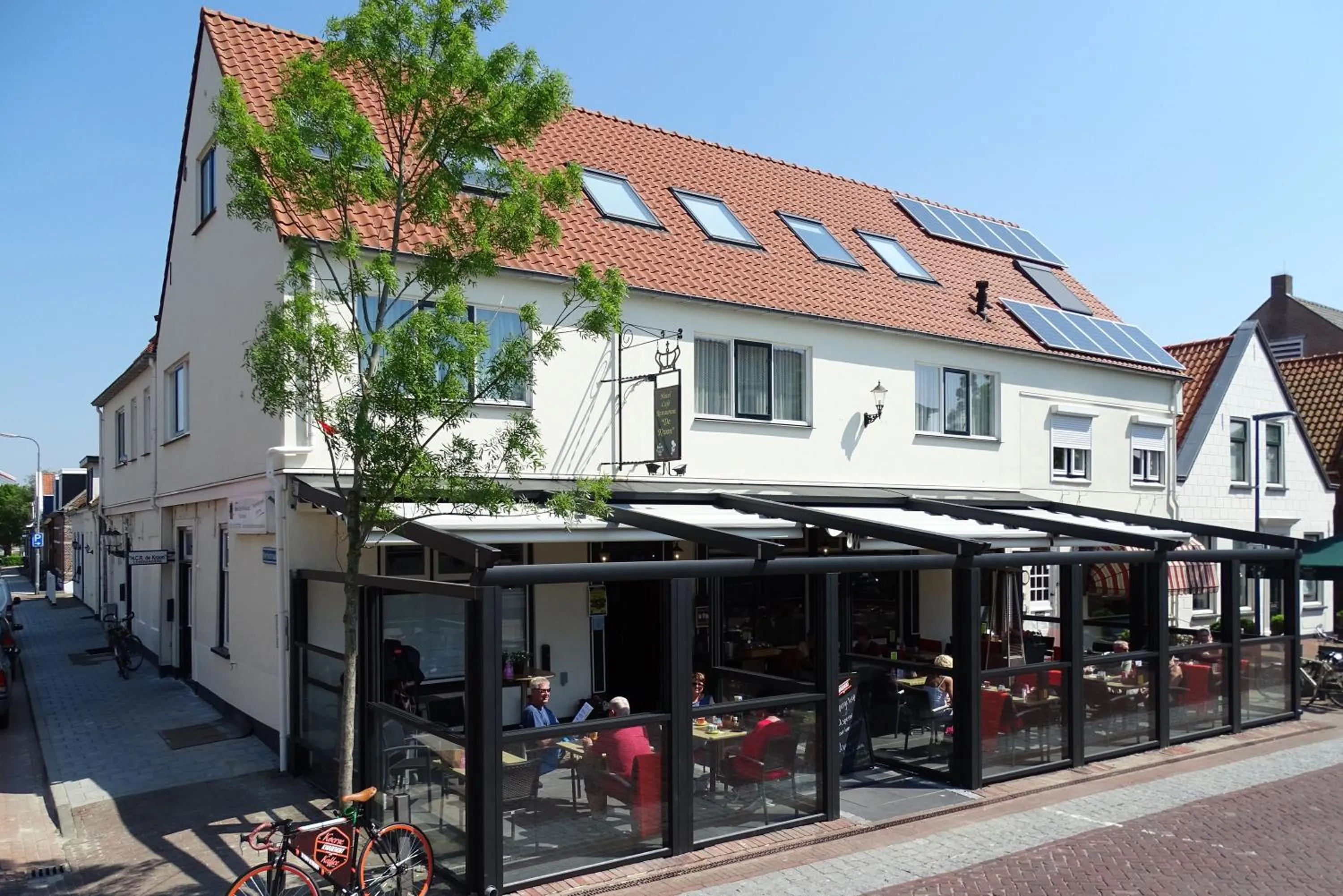Property building in Hotel Café Restaurant "De Kroon"