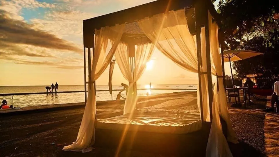 San Remigio Beach Club