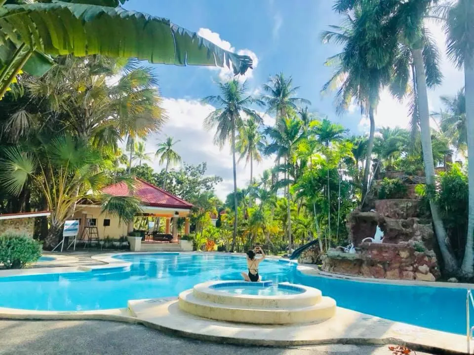 San Remigio Beach Club