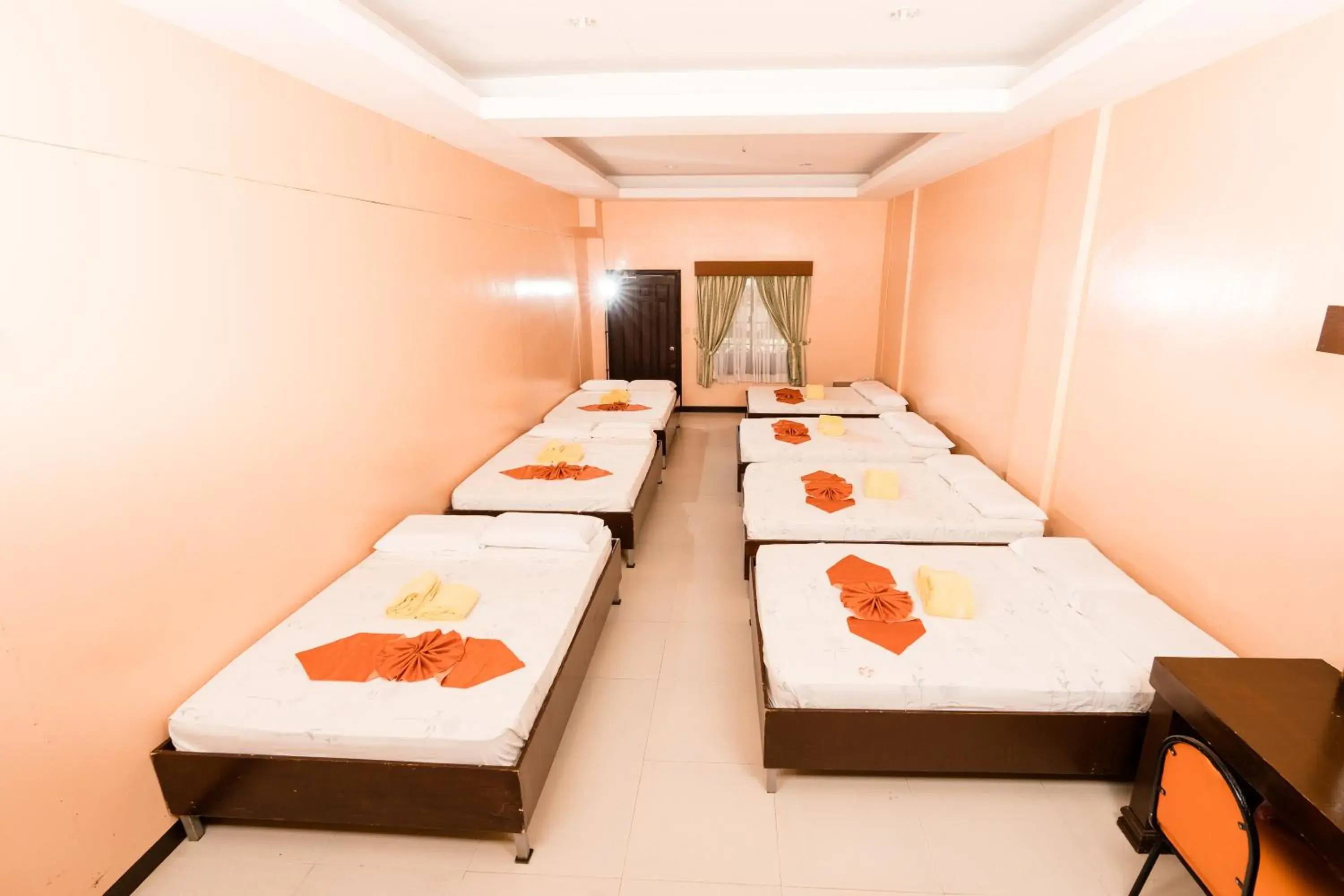 Mixed Dormitory Room in San Remigio Beach Club Mixed Dormitory Room in San Remigio Beach Club