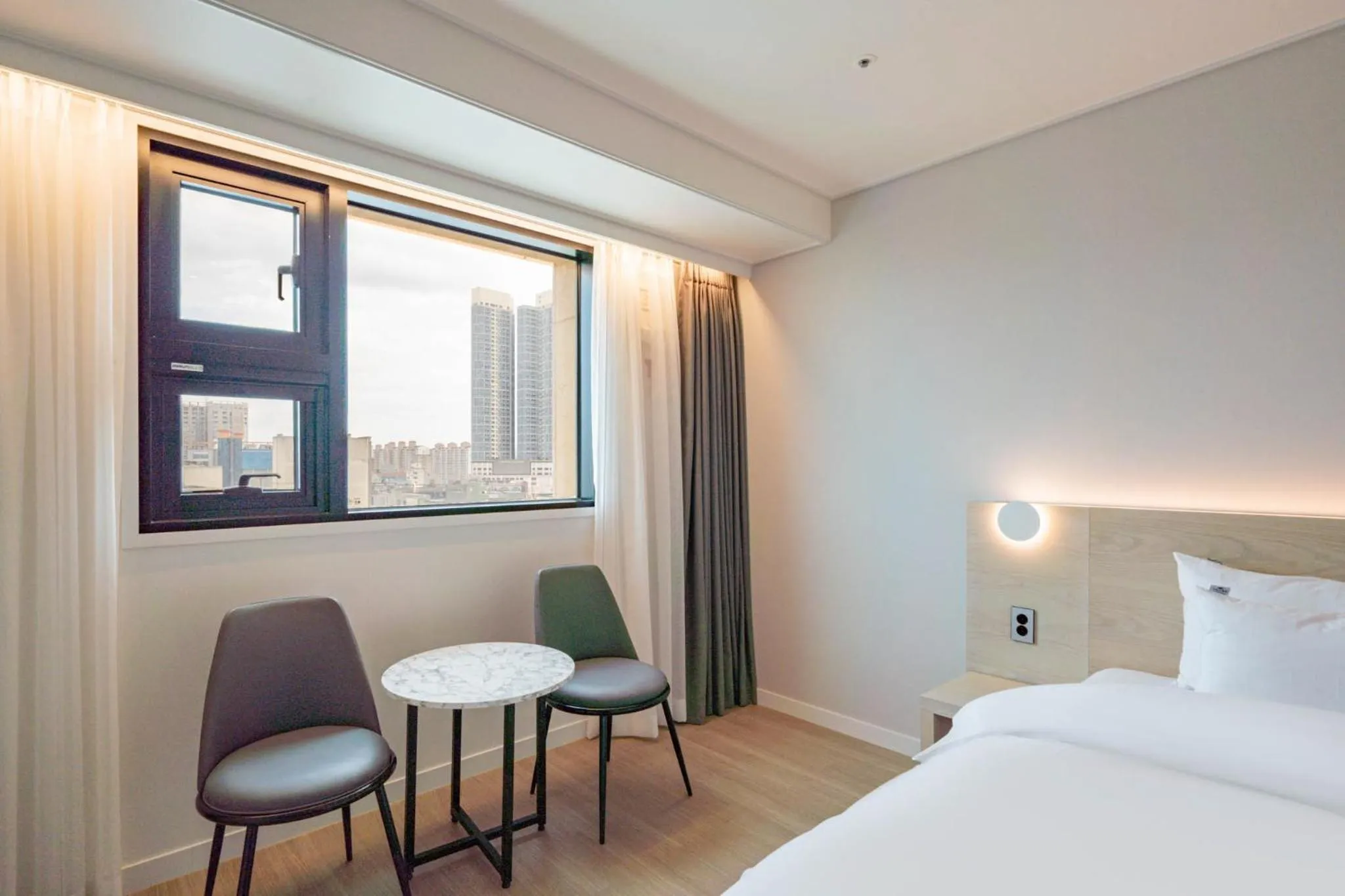 Photo of the whole room, Bed in Hound Hotel Mokpo Peace Plaza