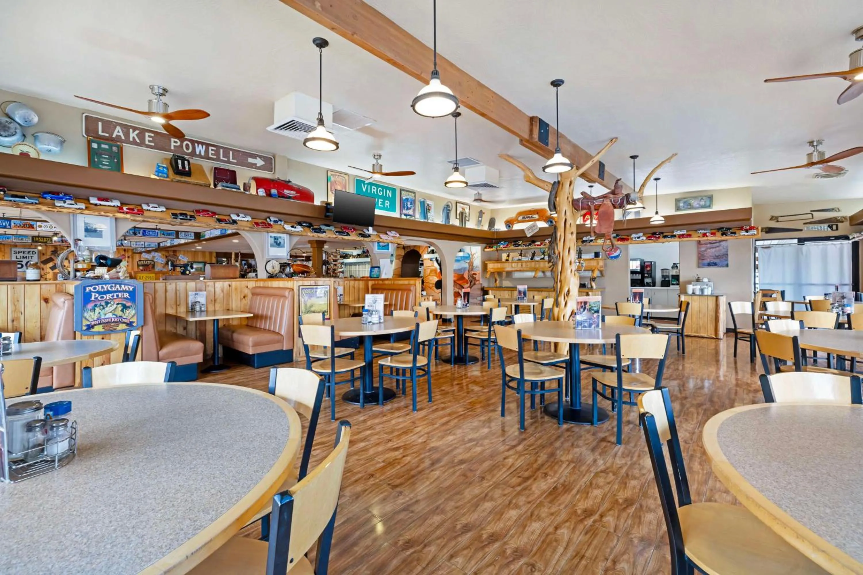 Restaurant/places to eat in Best Western East Zion Thunderbird Lodge