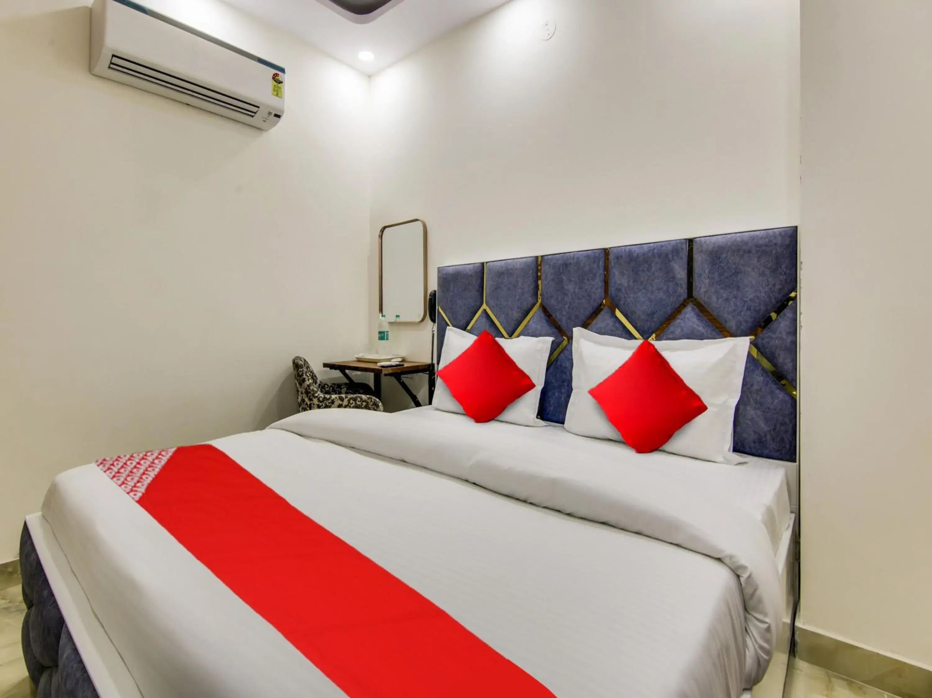 Classic Triple Room - single occupancy in HOTEL AR RESIDENCY Classic Triple Room - single occupancy in HOTEL AR RESIDENCY