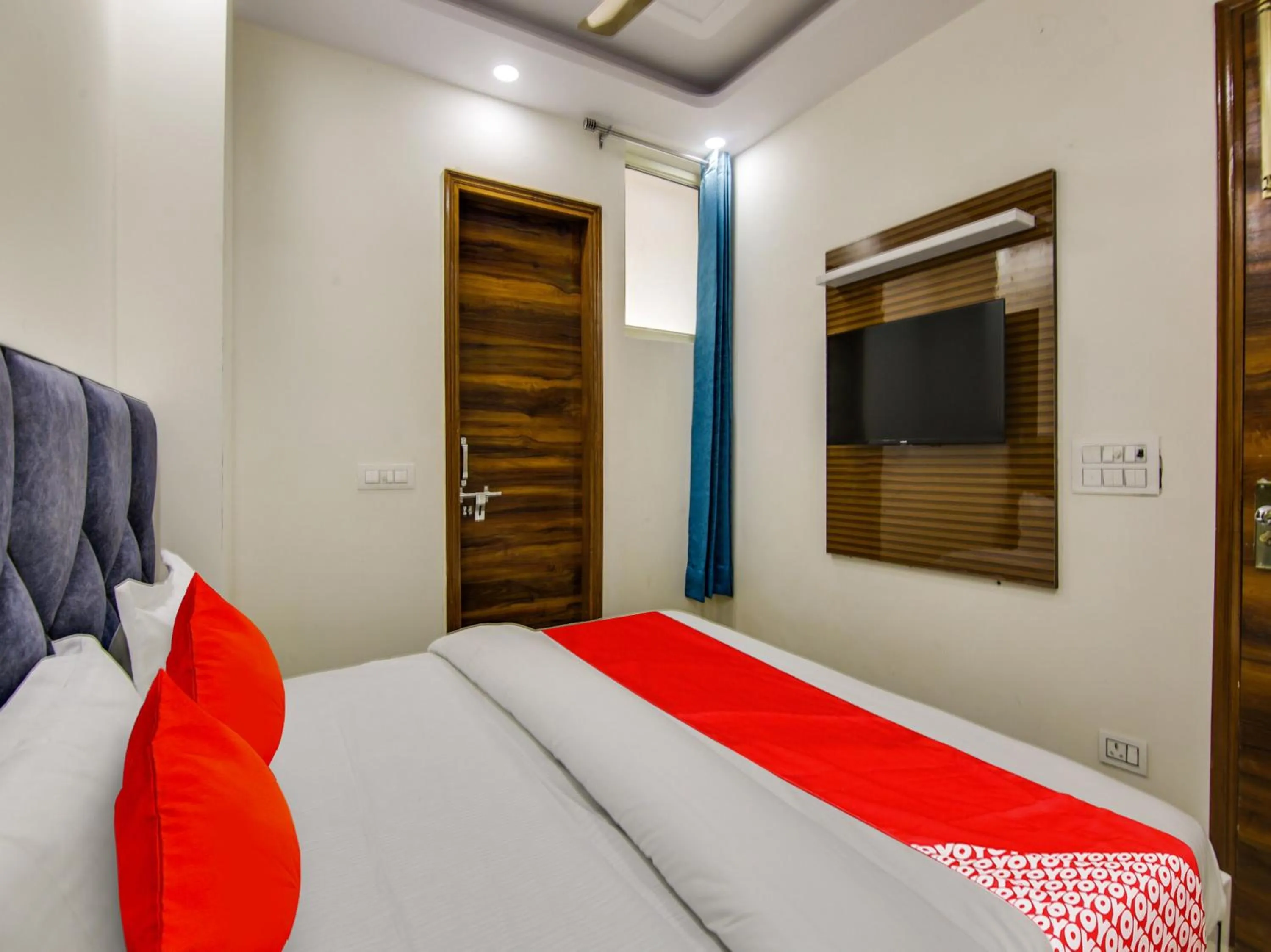 Bedroom, Bed in AR Residency