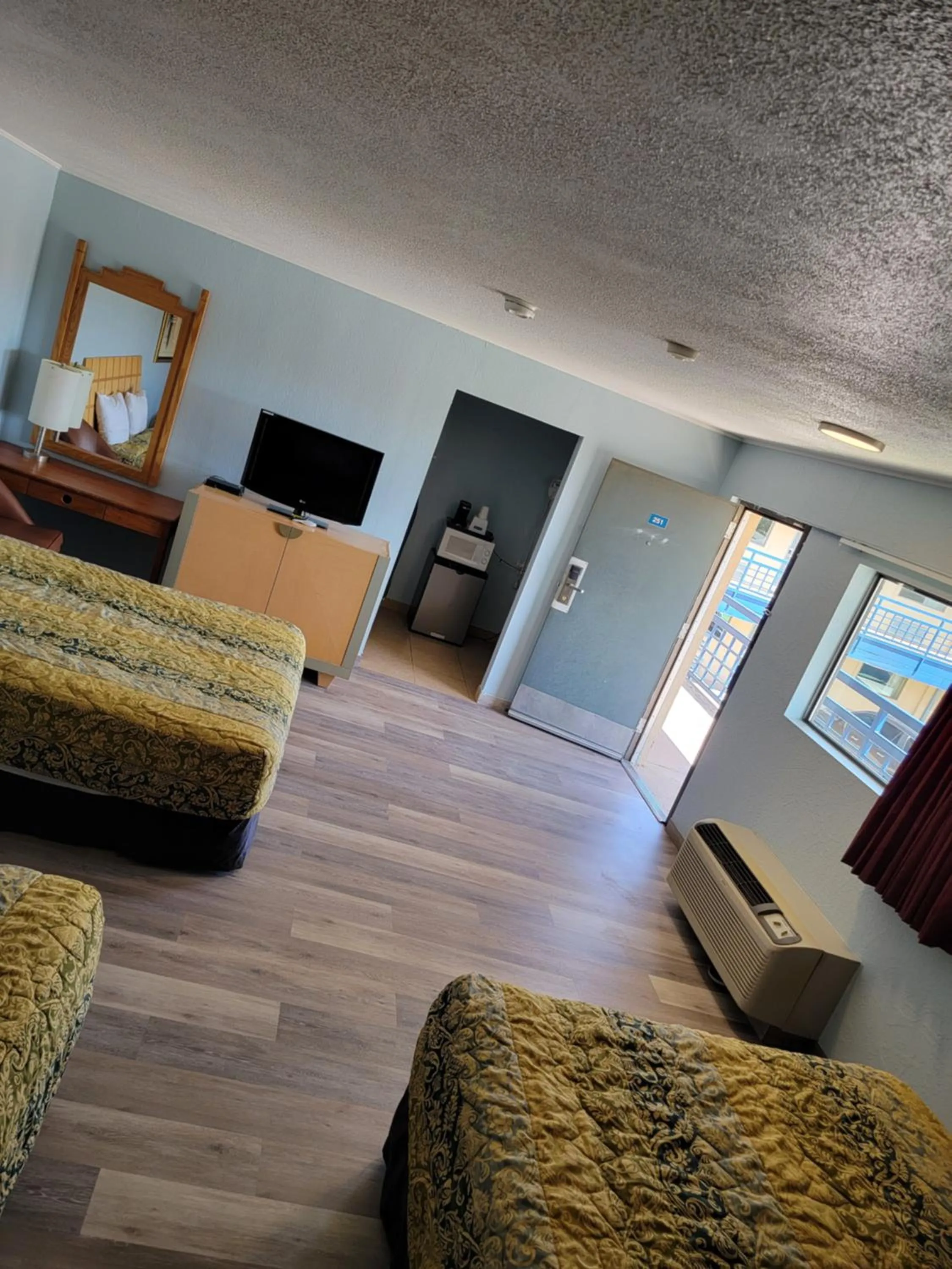 Photo of the whole room in Travelodge by Wyndham Clovis