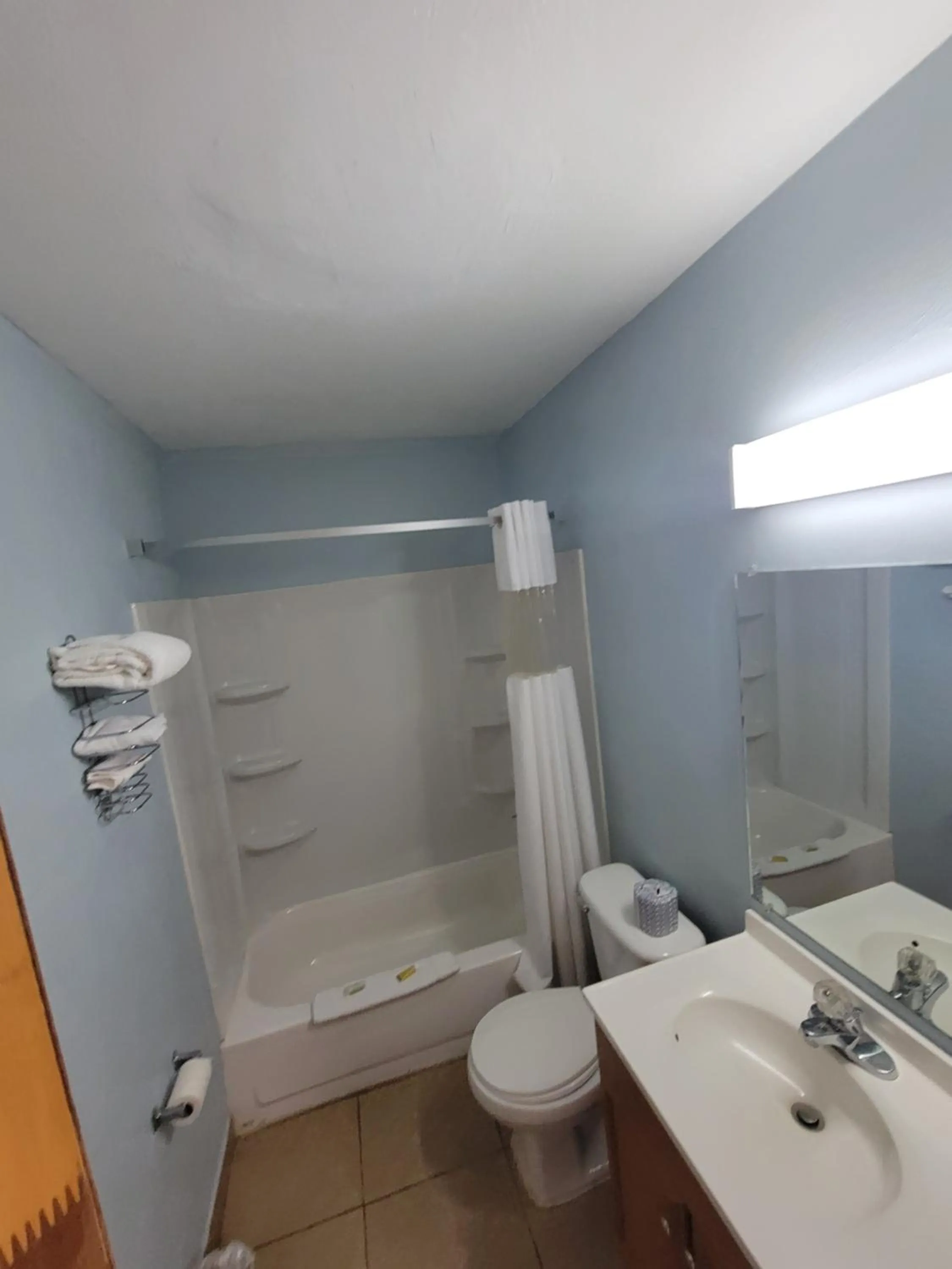 Bathroom in Travelodge by Wyndham Clovis