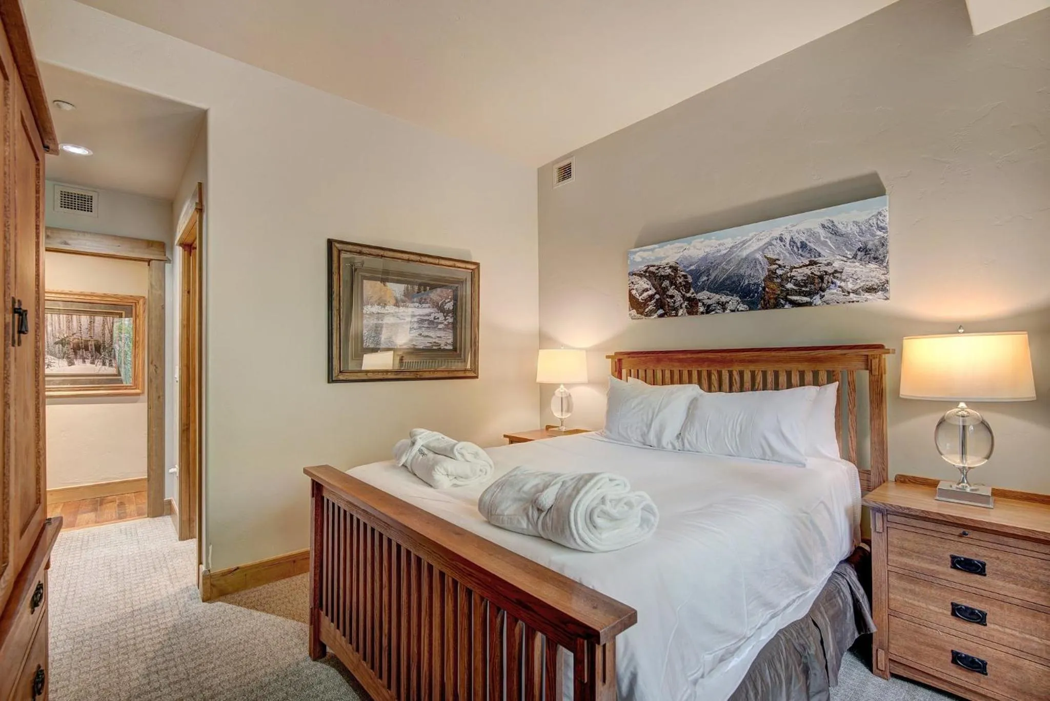 Bedroom, Bed in Arrowhead Village at Beaver Creek