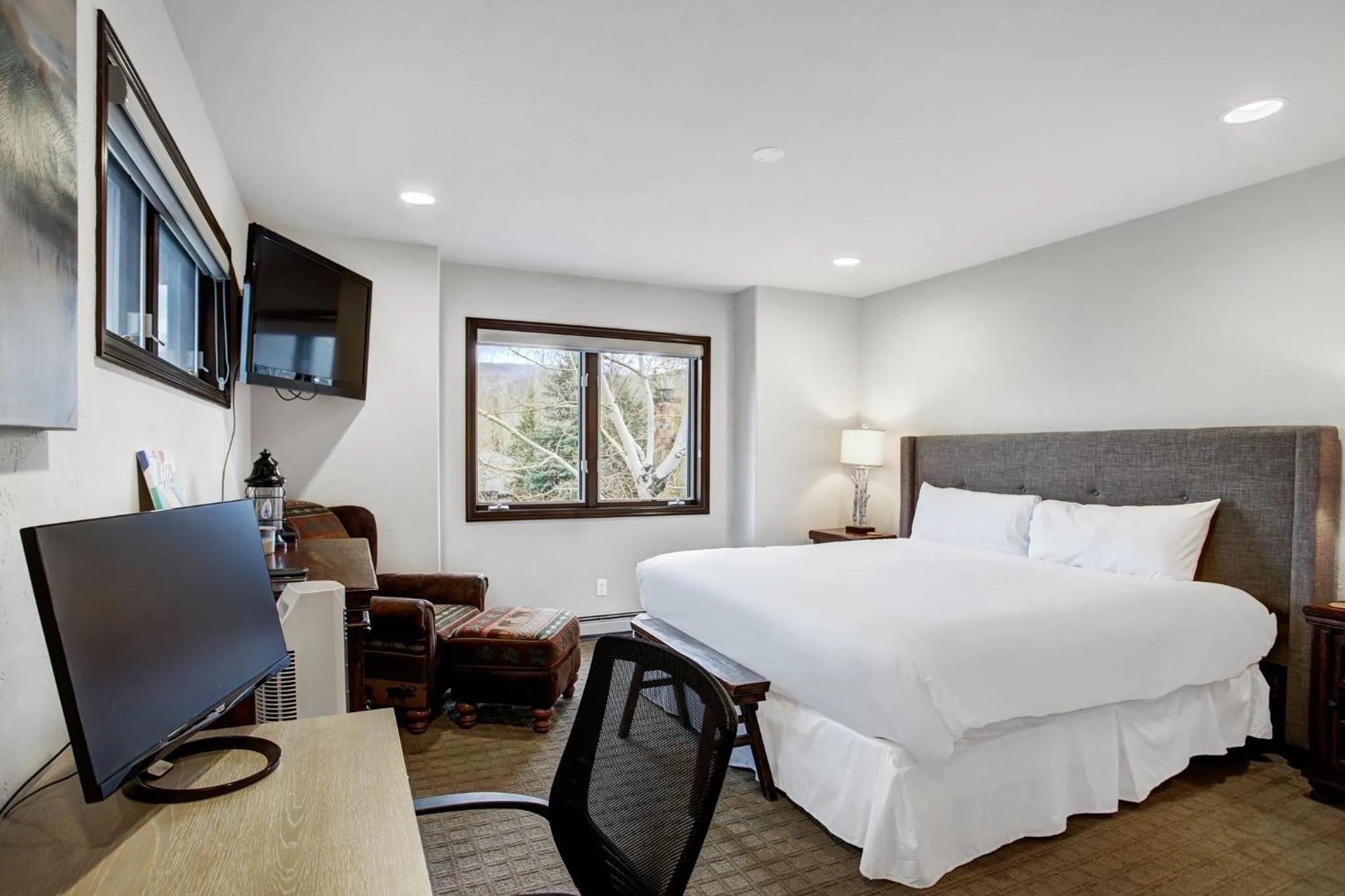 Bedroom, Bed in Arrowhead Village at Beaver Creek