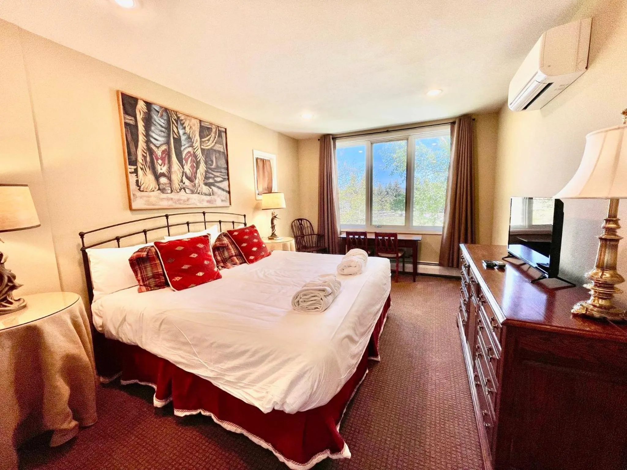 Bedroom, Bed in Arrowhead Village at Beaver Creek