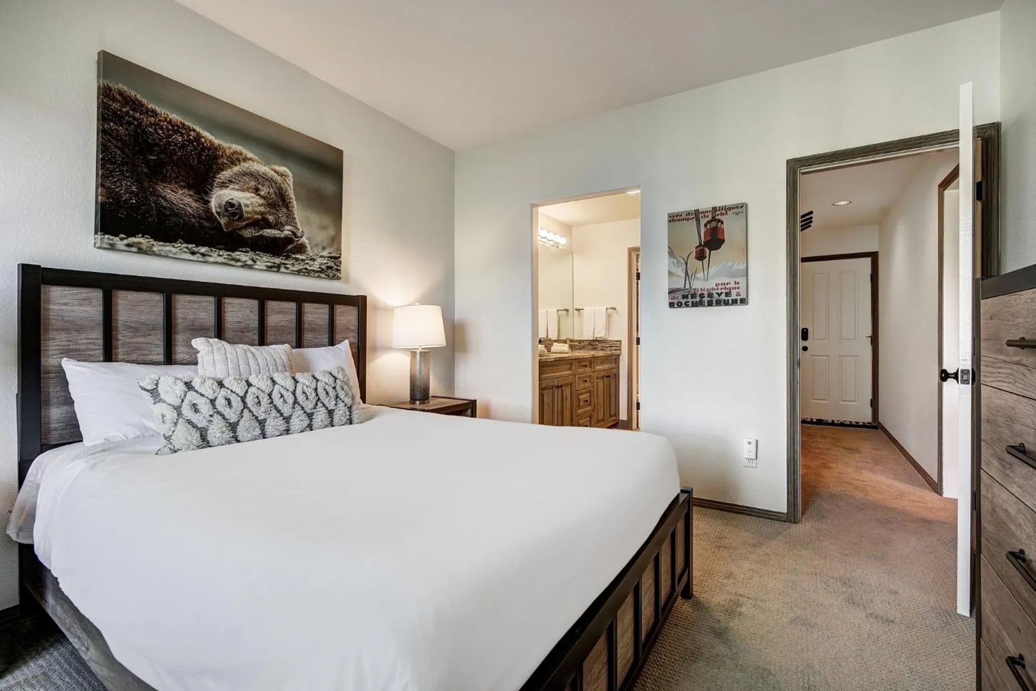 Bedroom, Bed in Arrowhead Village at Beaver Creek